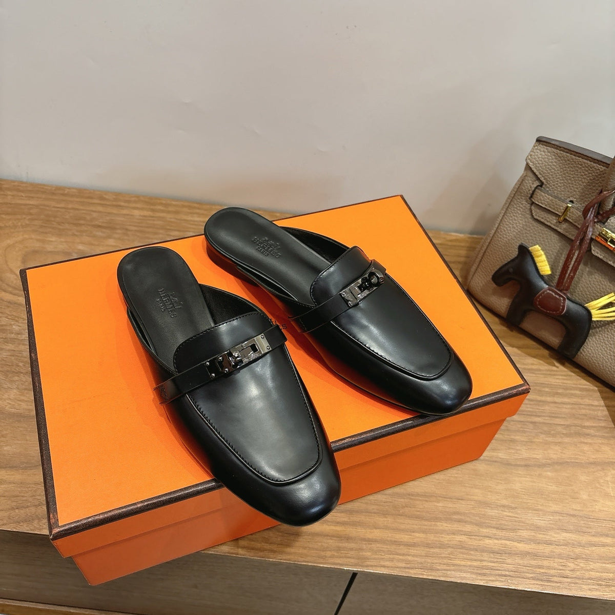 HM 26S Kelly Mule In Black Calfskin Black Hardware
