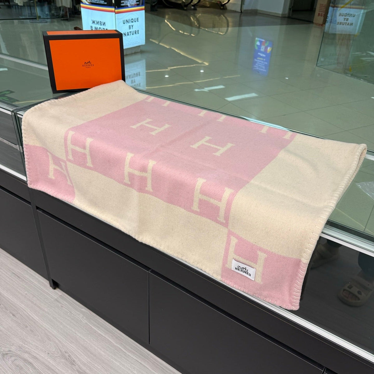 Hermes 26s Avalon Blanket Rose Wool 528159