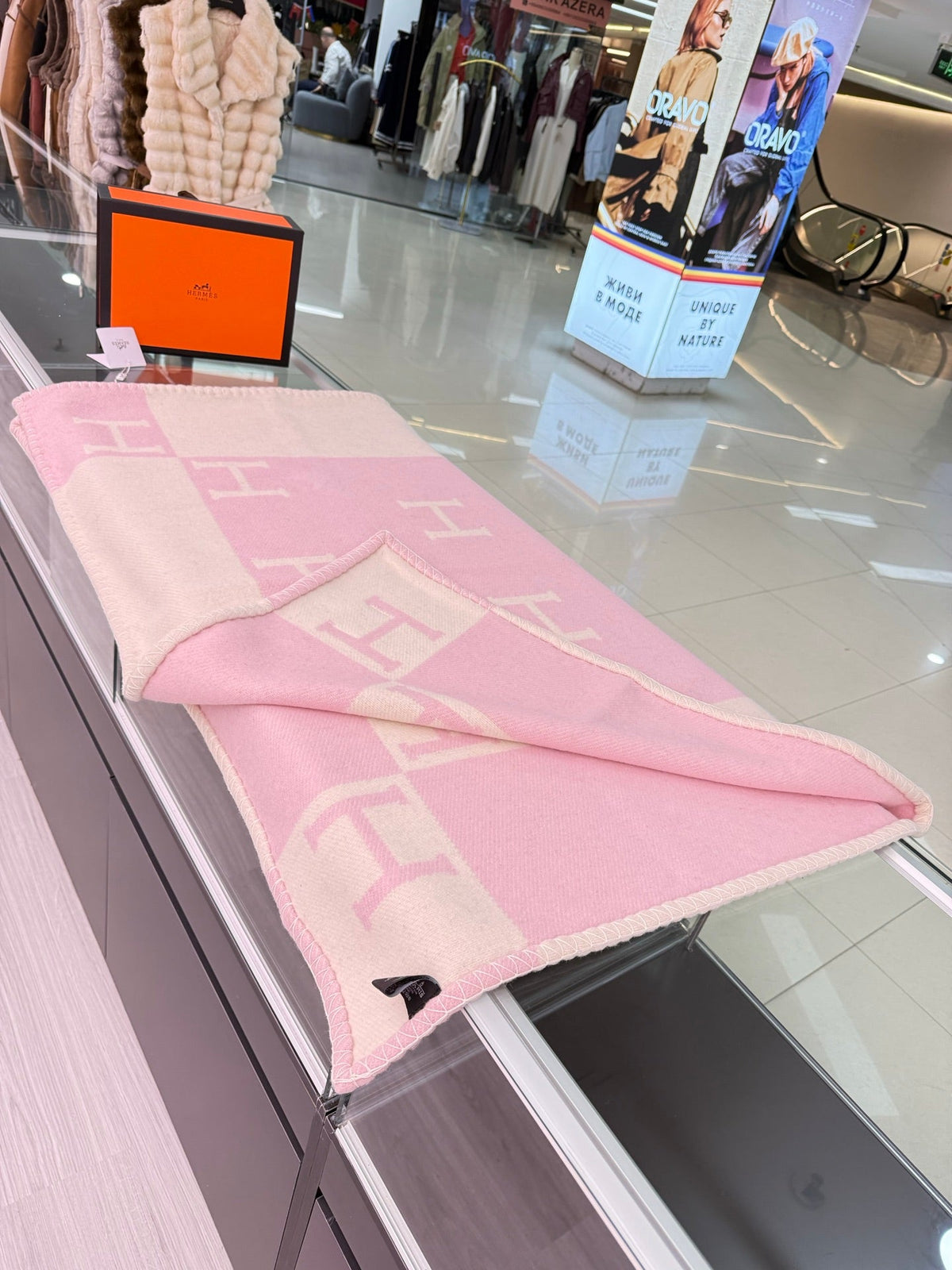 Hermes 26s Avalon Blanket Rose Wool 528159