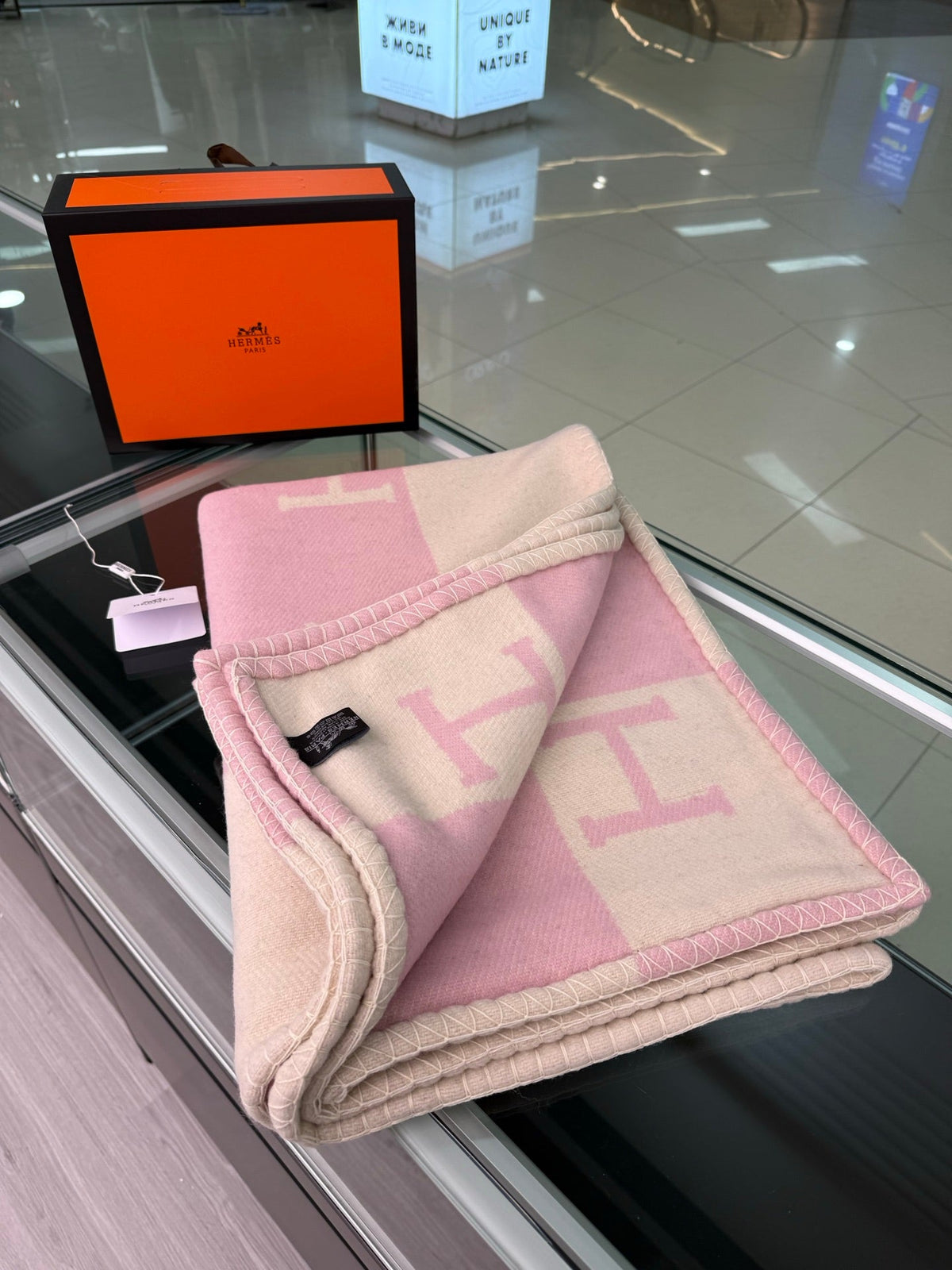 Hermes 26s Avalon Blanket Rose Wool 528159
