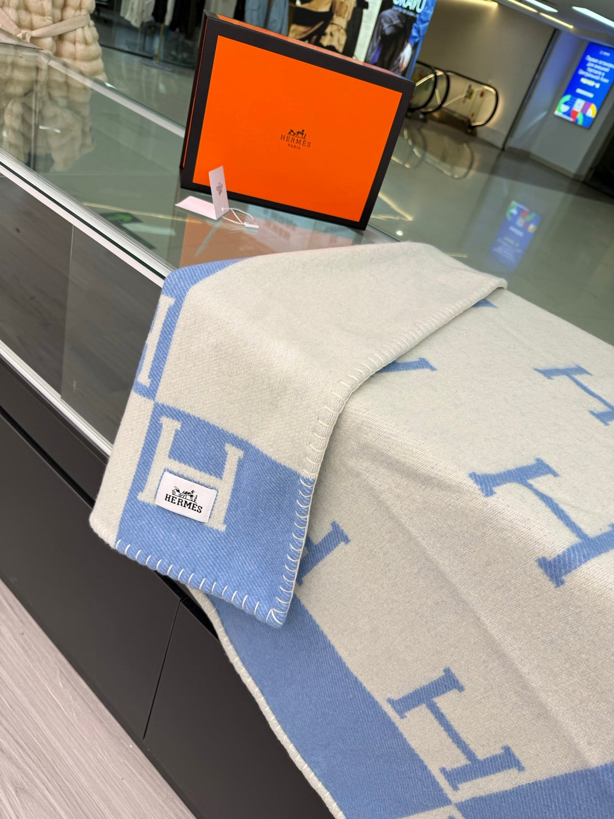 Hermes 26s Avalon Blanket Bleu Wool 528160