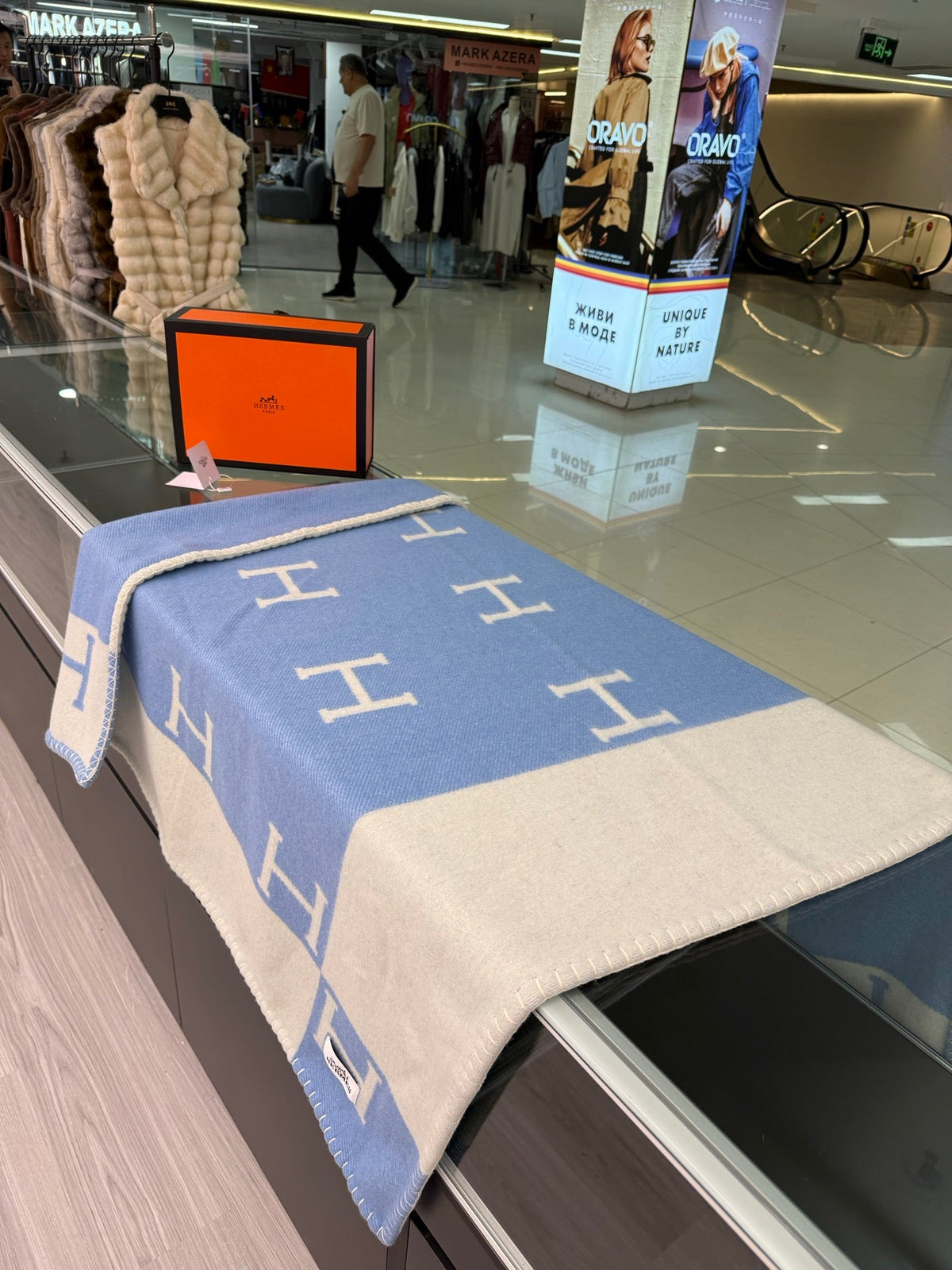 Hermes 26s Avalon Blanket Bleu Wool 528160