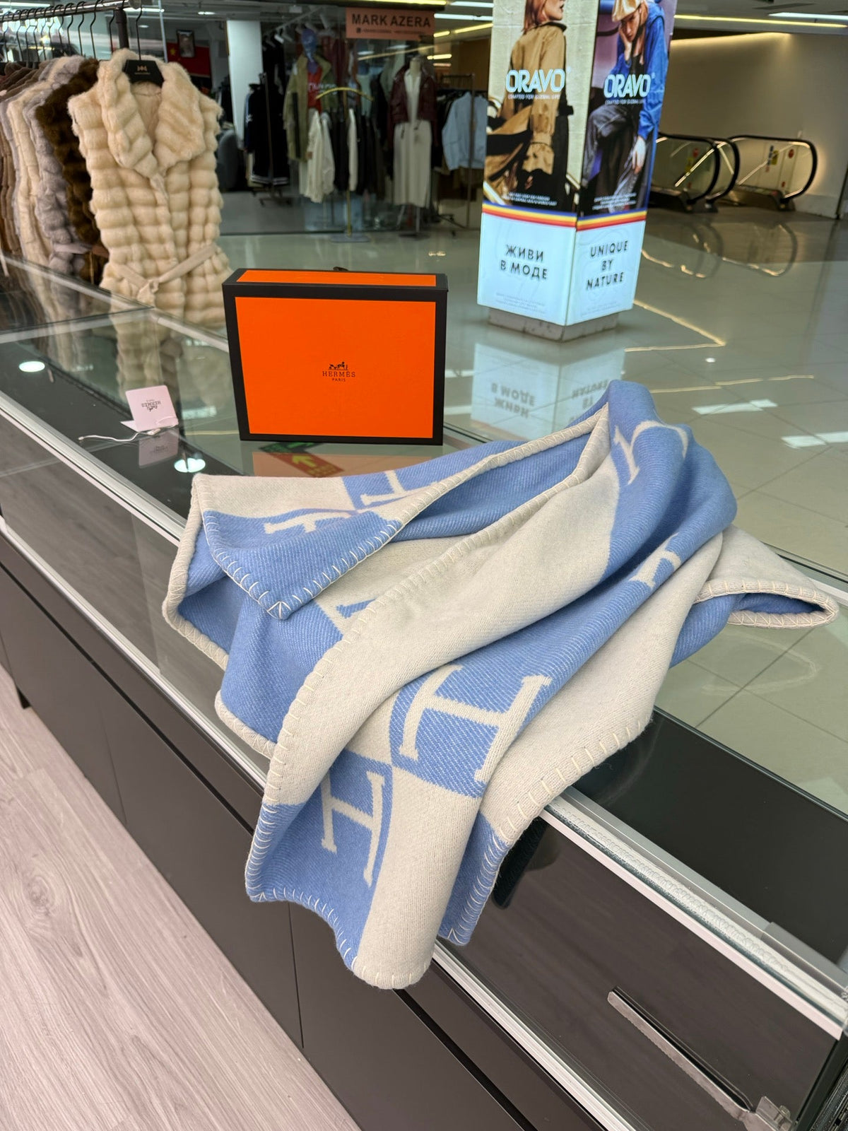 Hermes 26s Avalon Blanket Bleu Wool 528160