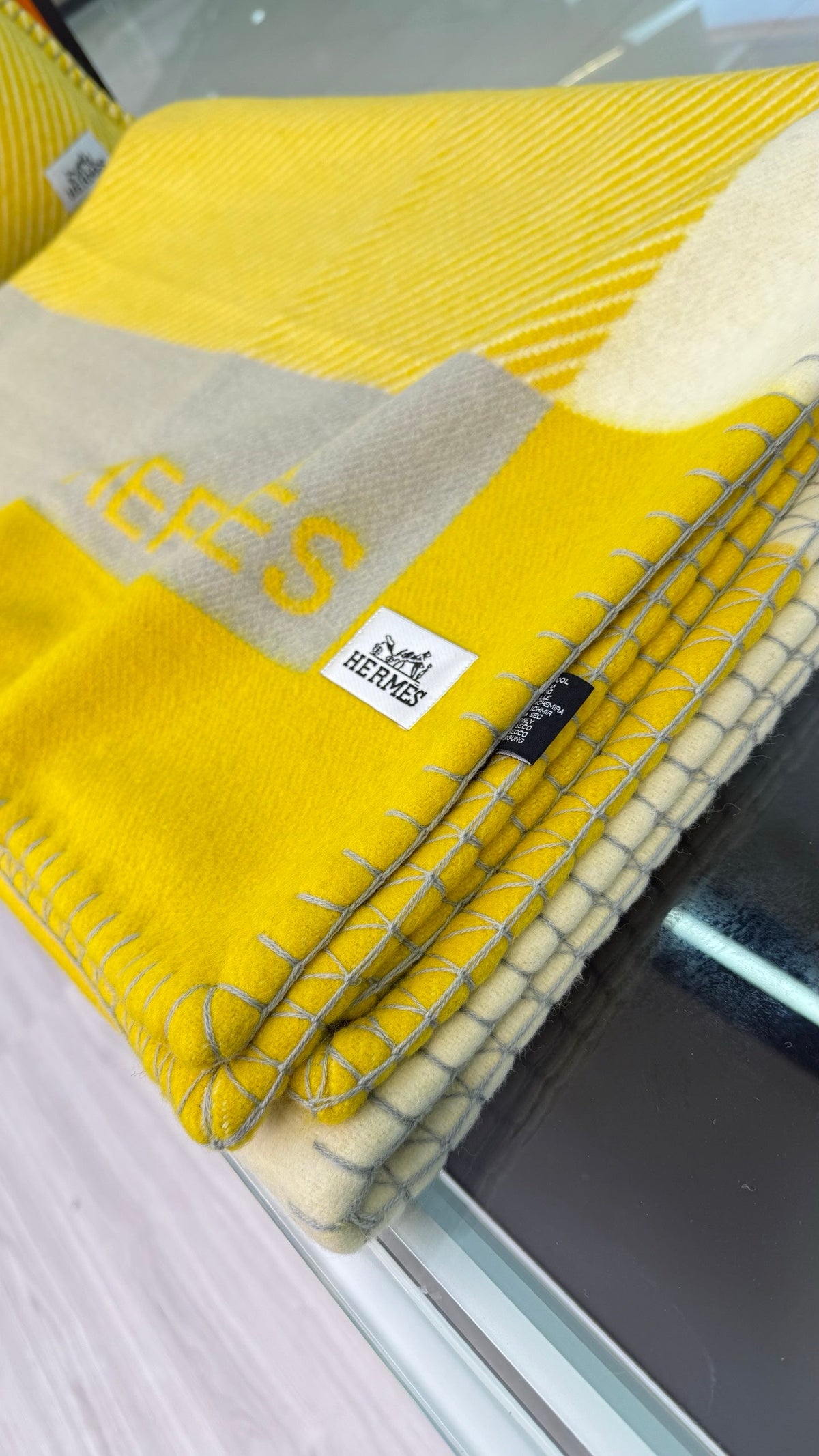 Hermes 26s Riviera Blanket 144x200cm Yellow Wool 528126