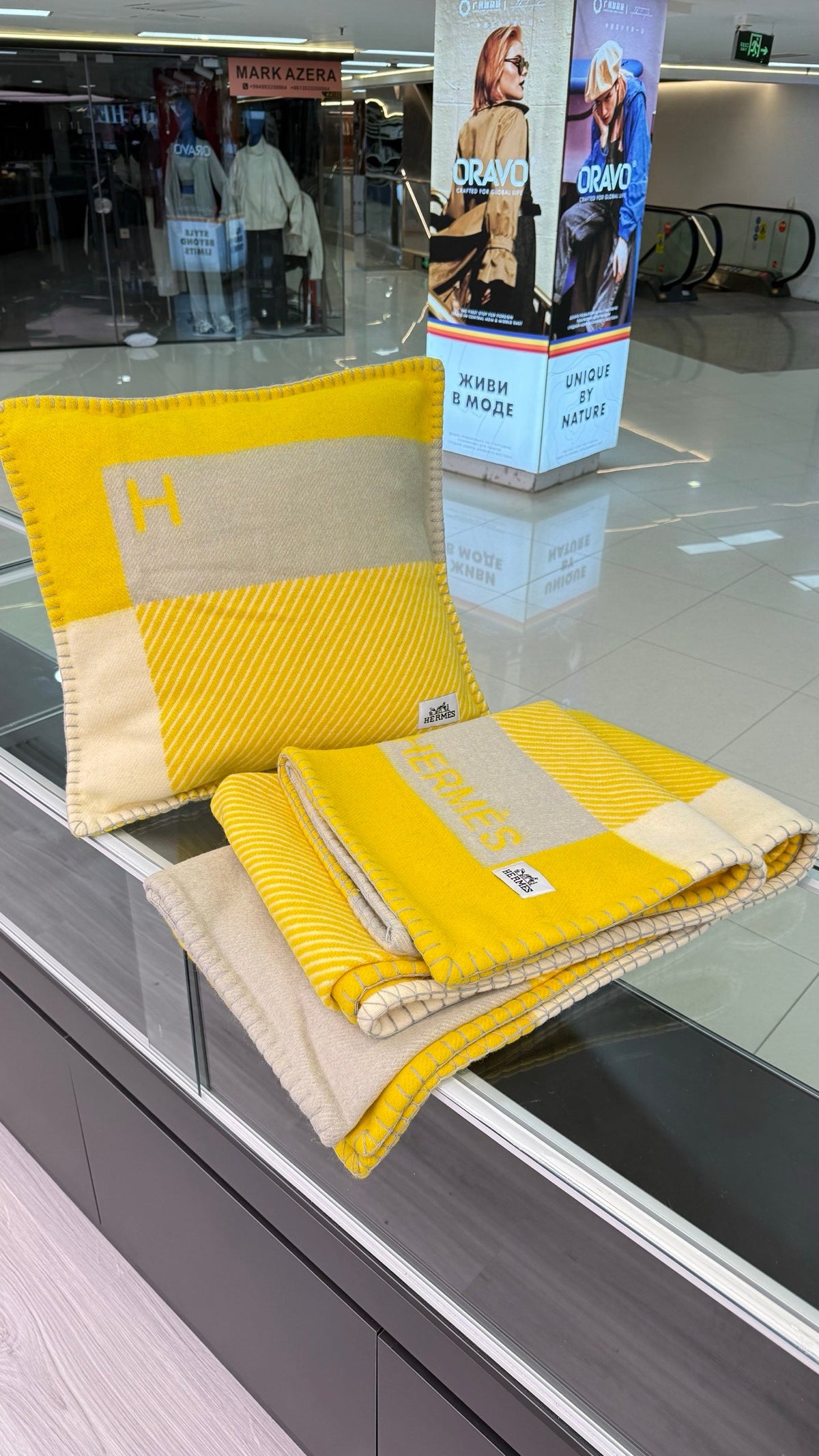 Hermes 26s Riviera Blanket 144x200cm Yellow Wool 528126