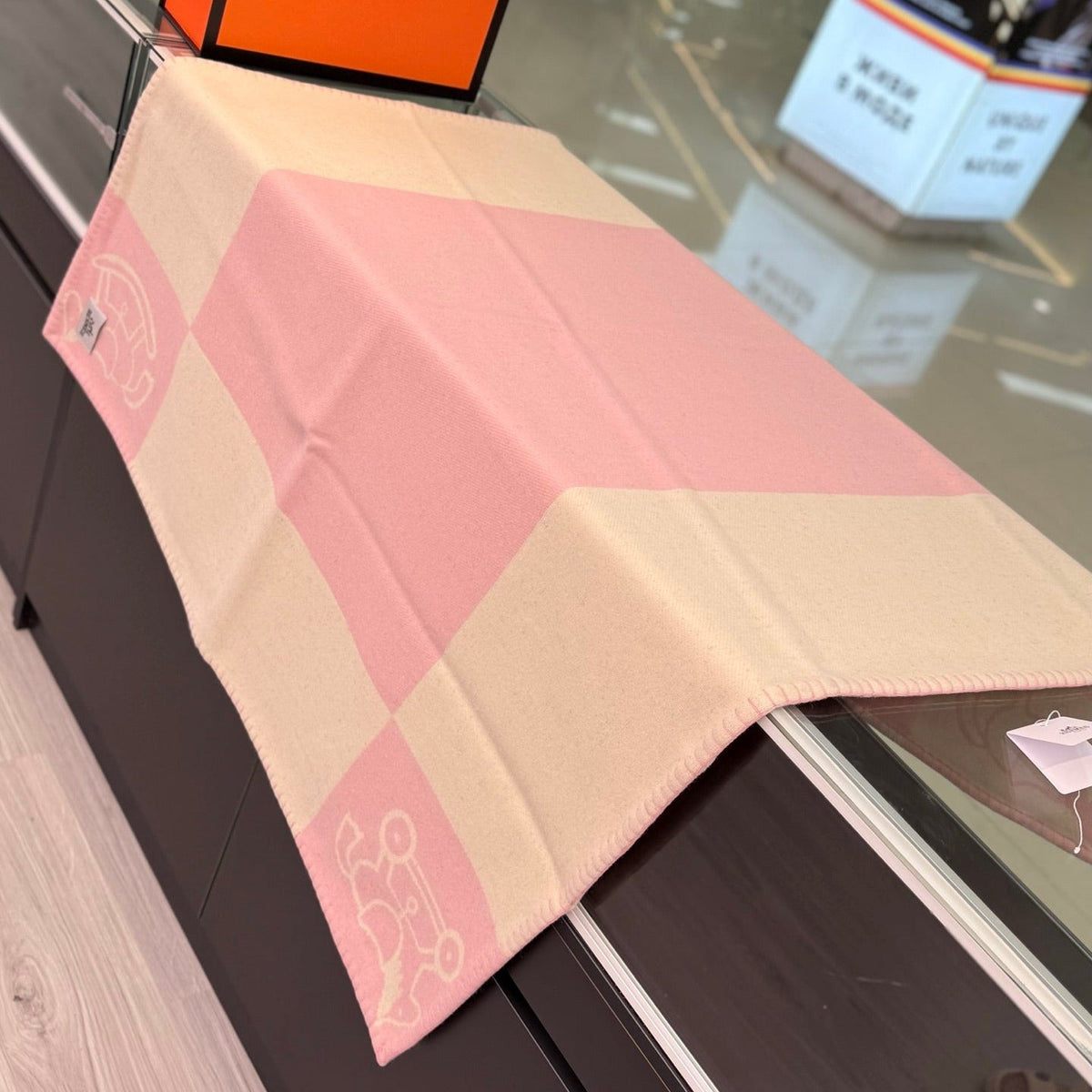 Hermes 26s Adada Avalon Blanket Pink 528166