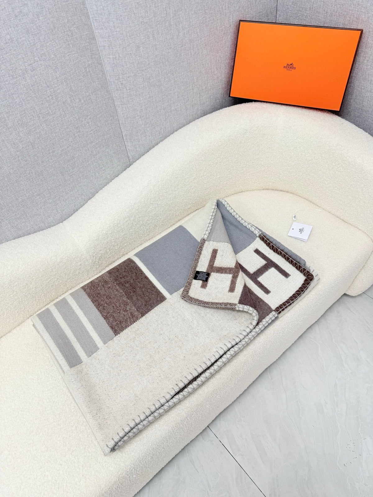 Hermes 26s Avalon Blanket 140x170cm Grey Wool 528150