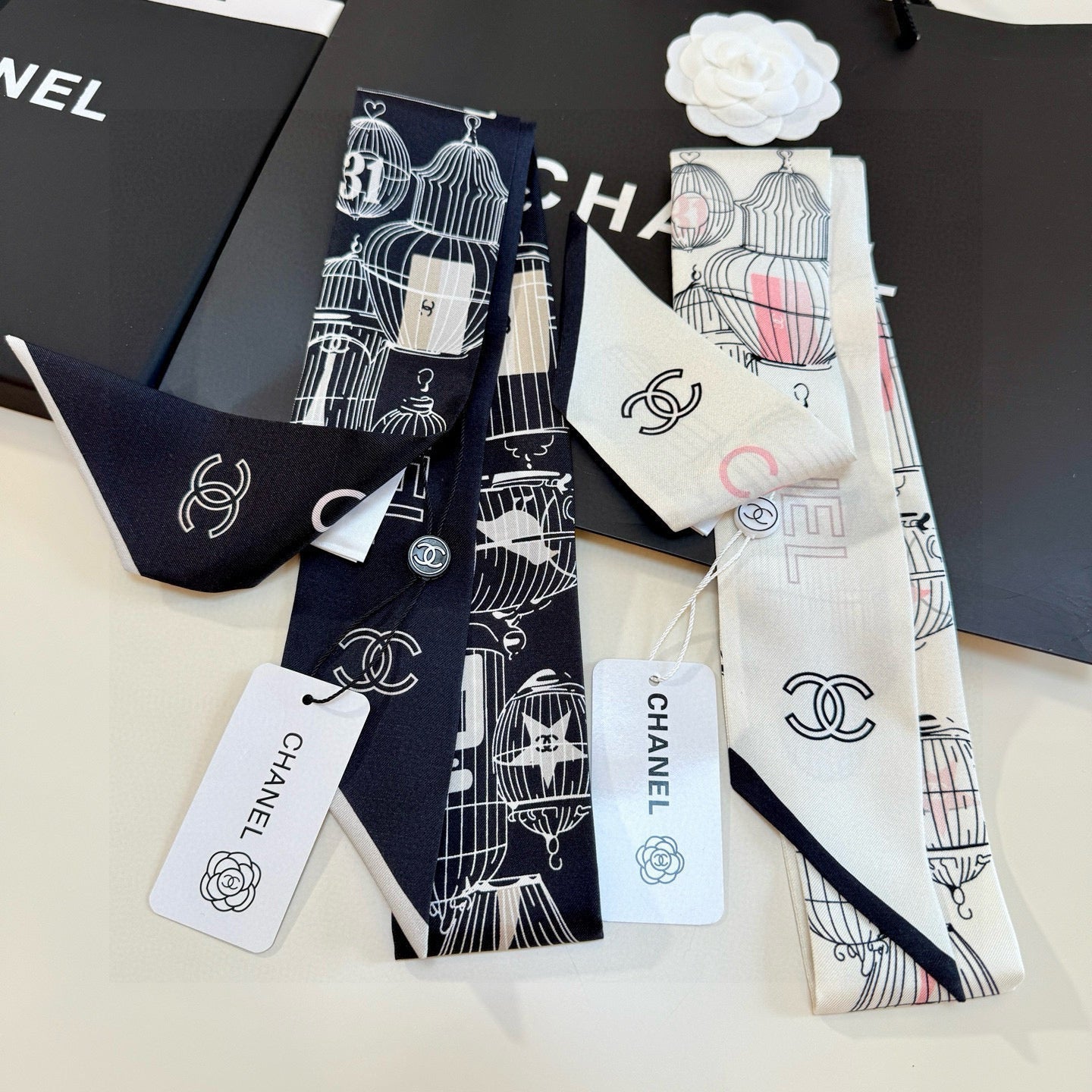 CC Twilly Mini Scarf 120cm White Mulberry Silk 929777