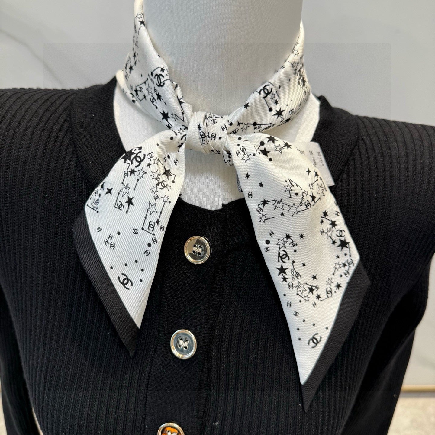 CC Twilly Mini Star Scarf 120cm White Mulberry Silk 945723