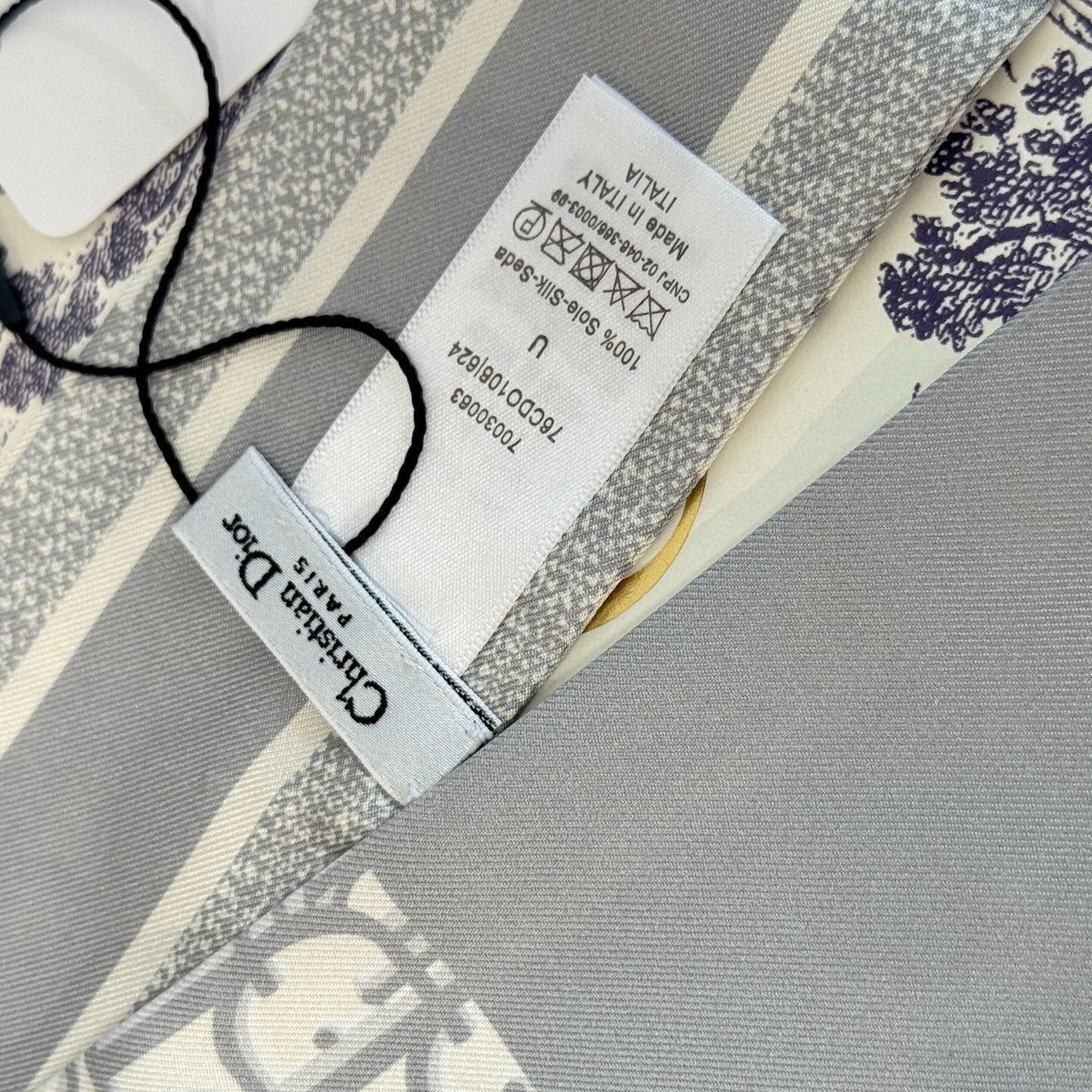 CD Twilly Mini Scarf 105 Grey Silk Twill 147663