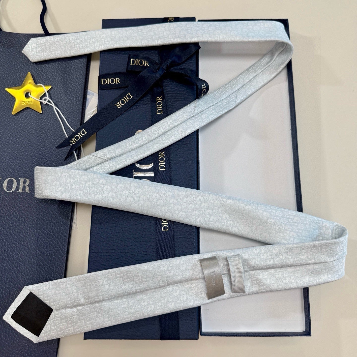 CD Tie White Silk 330075