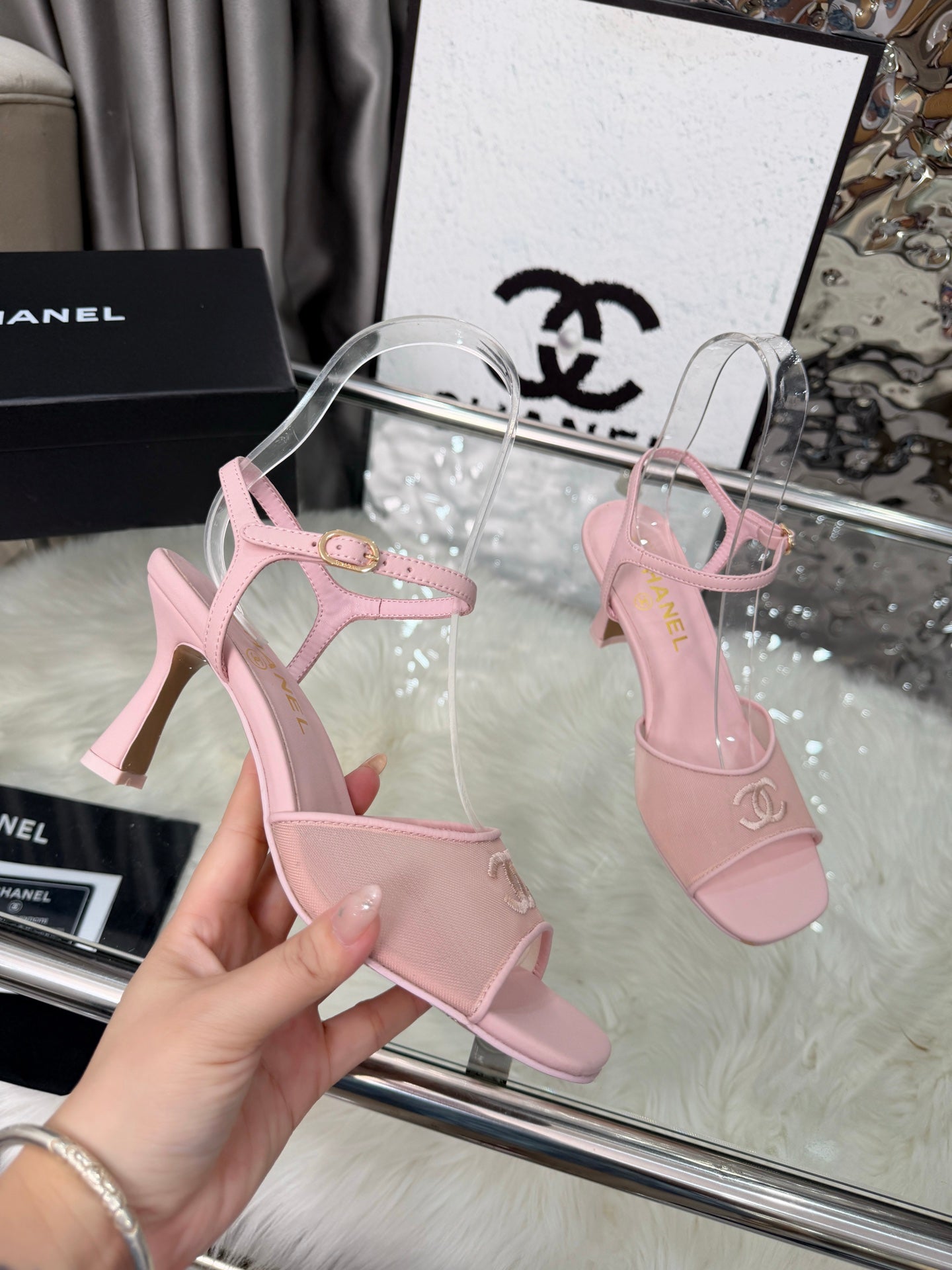 CC 2026B Métiers d'Art Sandals Light Pink Mesh Leather 970171