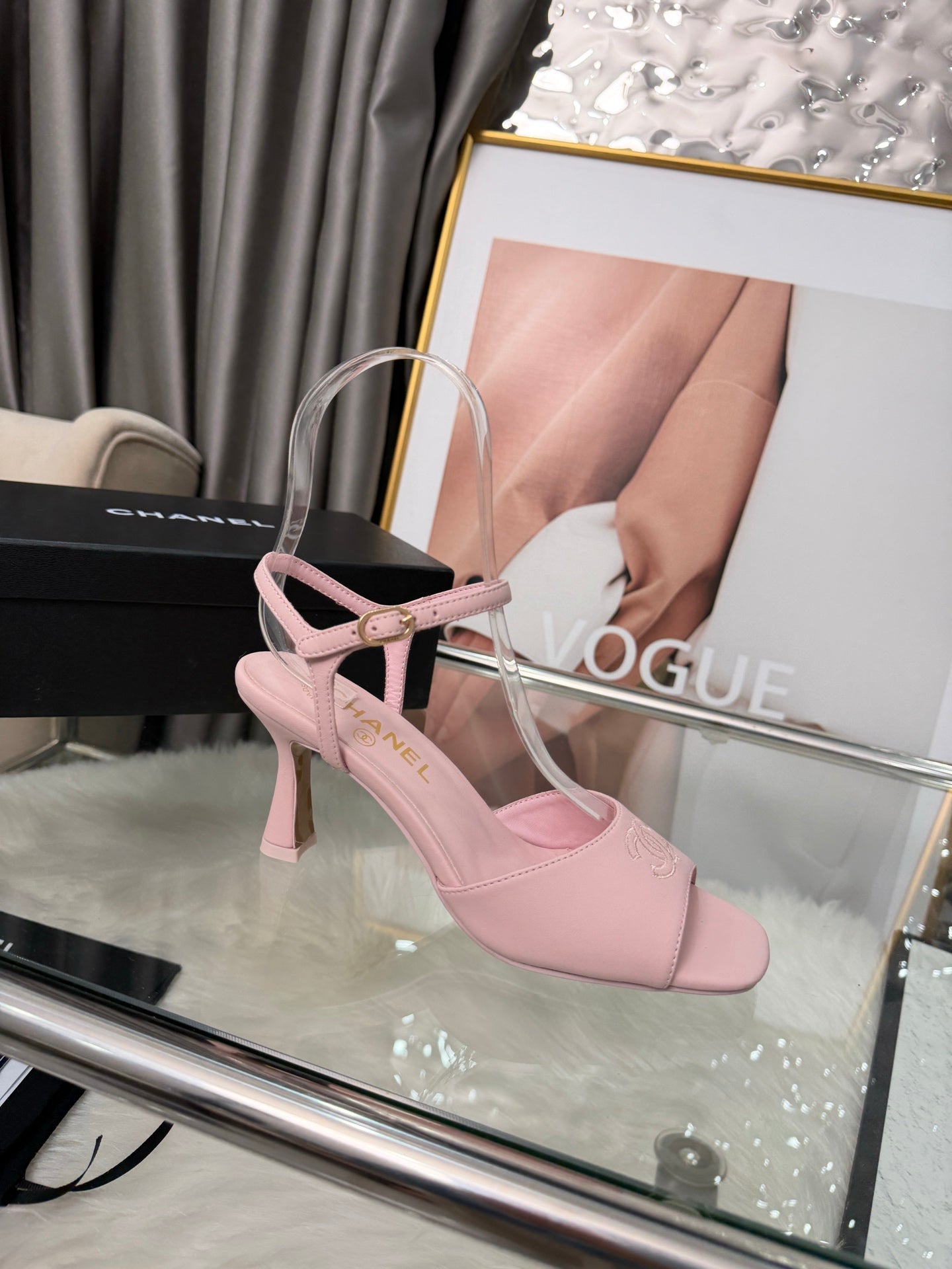 CC 2026B Métiers d'Art Sandals Pink Leather 970176
