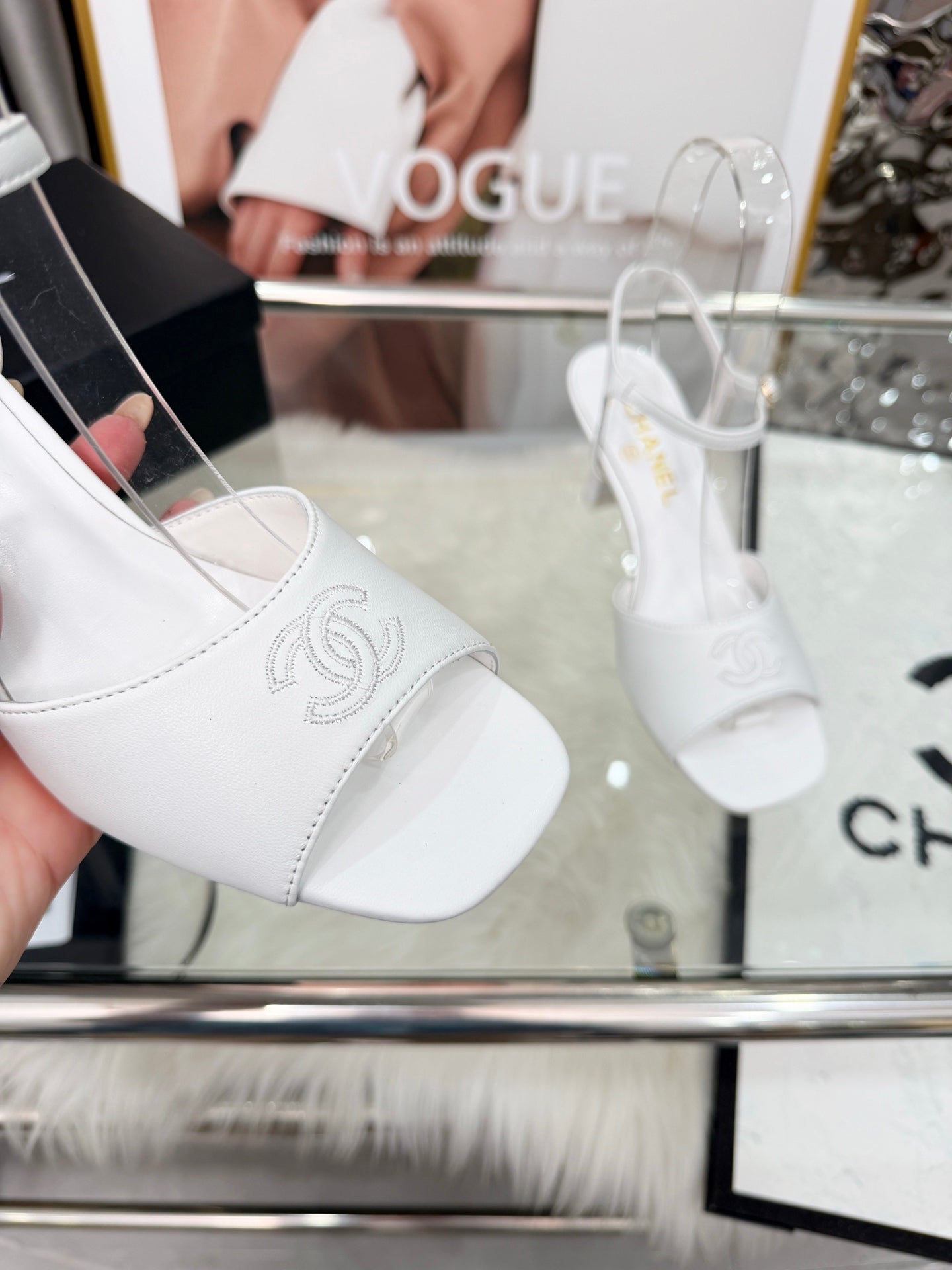 CC 2026B Métiers d'Art Sandals White Leather 970178