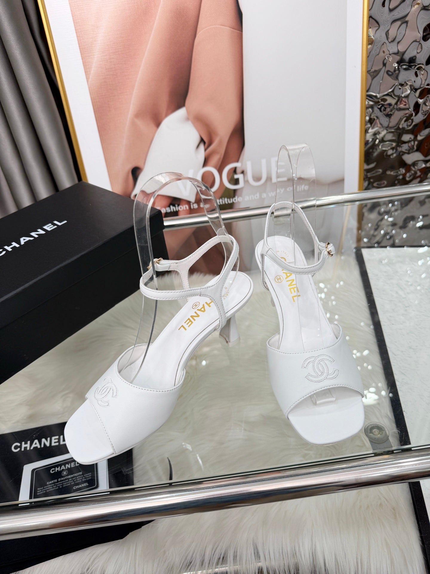 CC 2026B Métiers d'Art Sandals White Leather 970178
