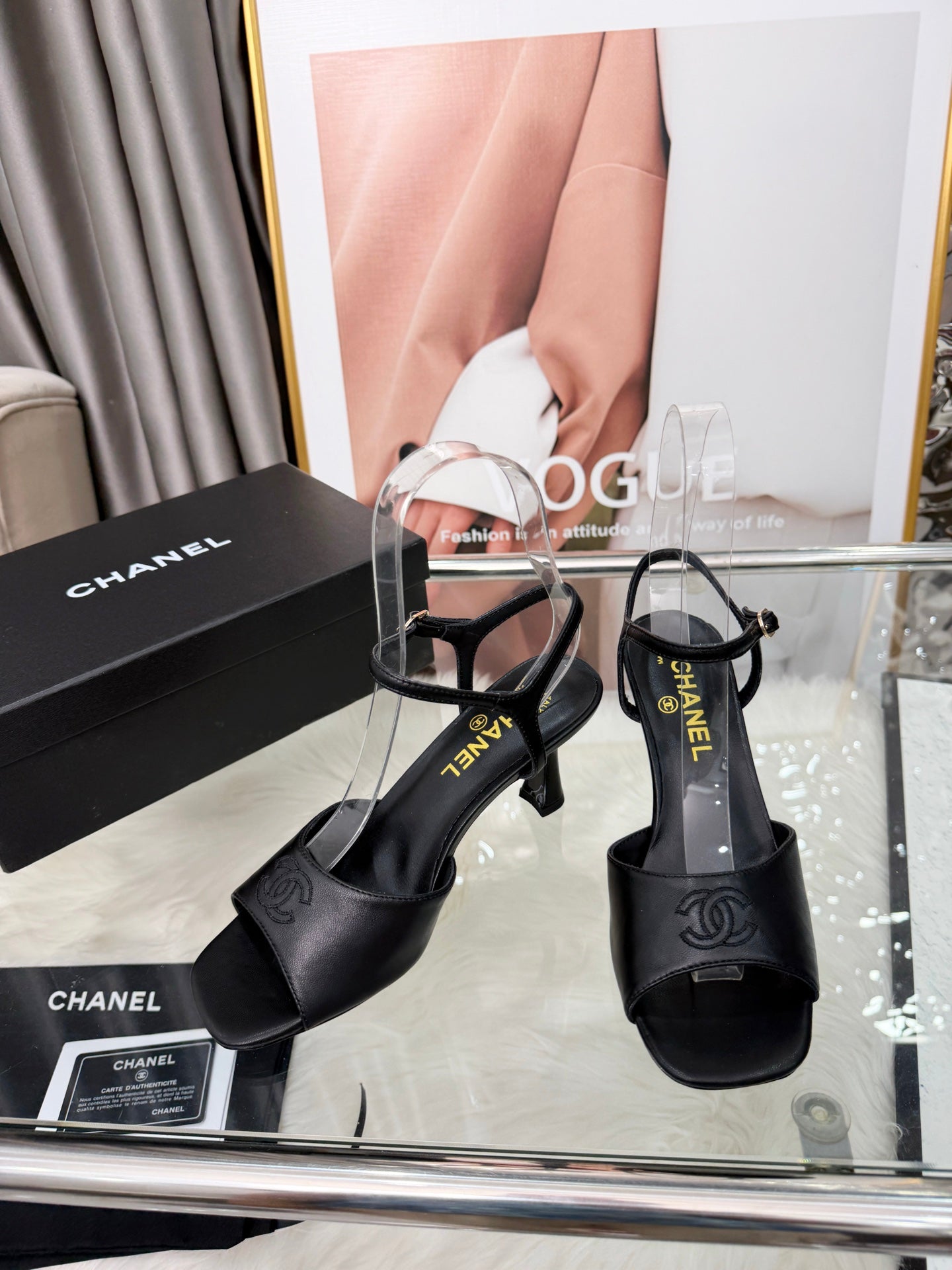 CC 2026B Métiers d'Art Sandals Black Leather 970179