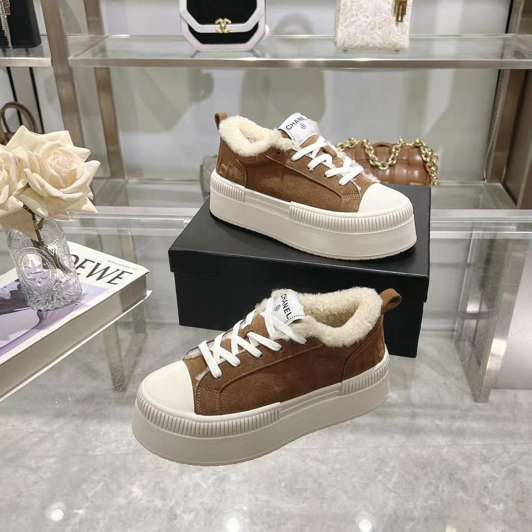 CC Sneaker Honey Brown Suede With Wool Lining 944558