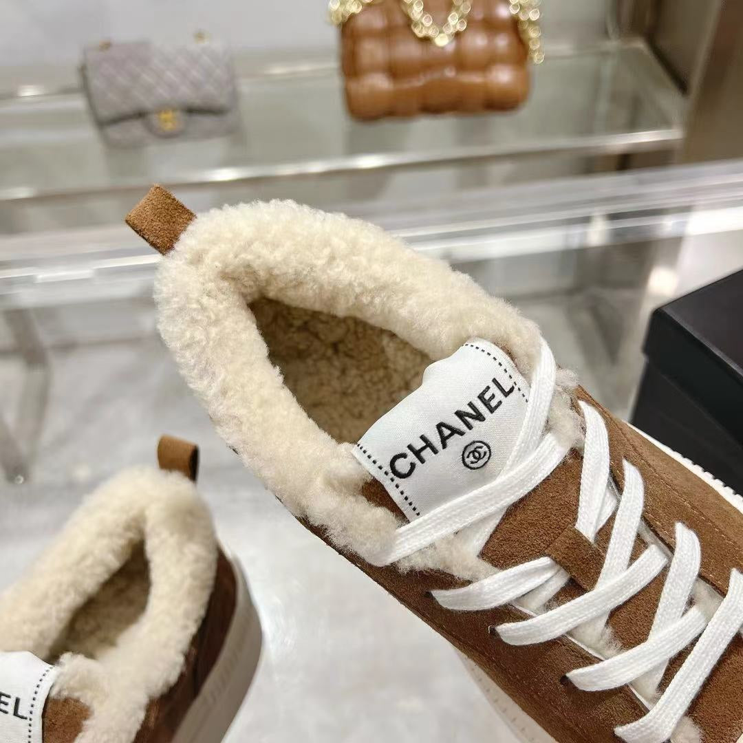 CC Sneaker Honey Brown Suede With Wool Lining 944558