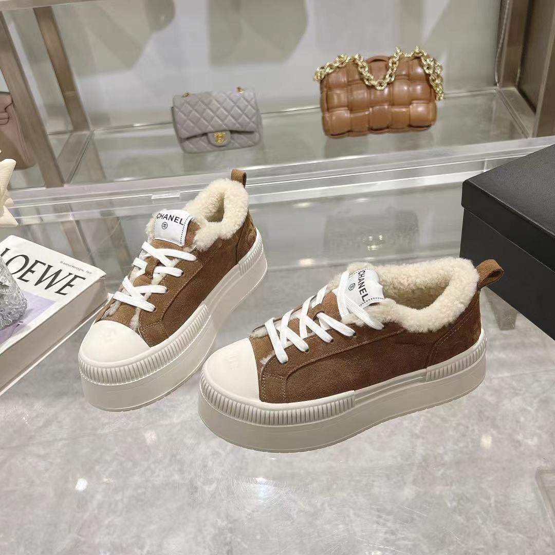 CC Sneaker Honey Brown Suede With Wool Lining 944558