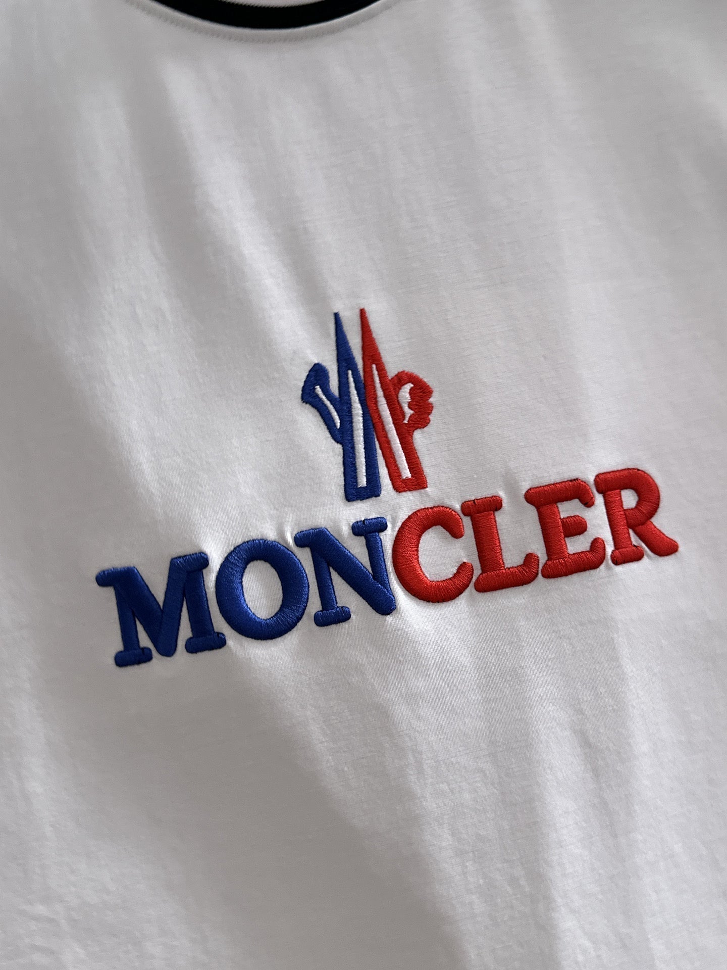 Moncler 26s Short Sleeve T-Shirt 660