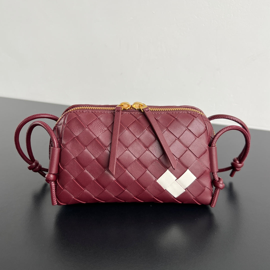 BV Concert Pouch 18.5cm Dark Red Lambskin