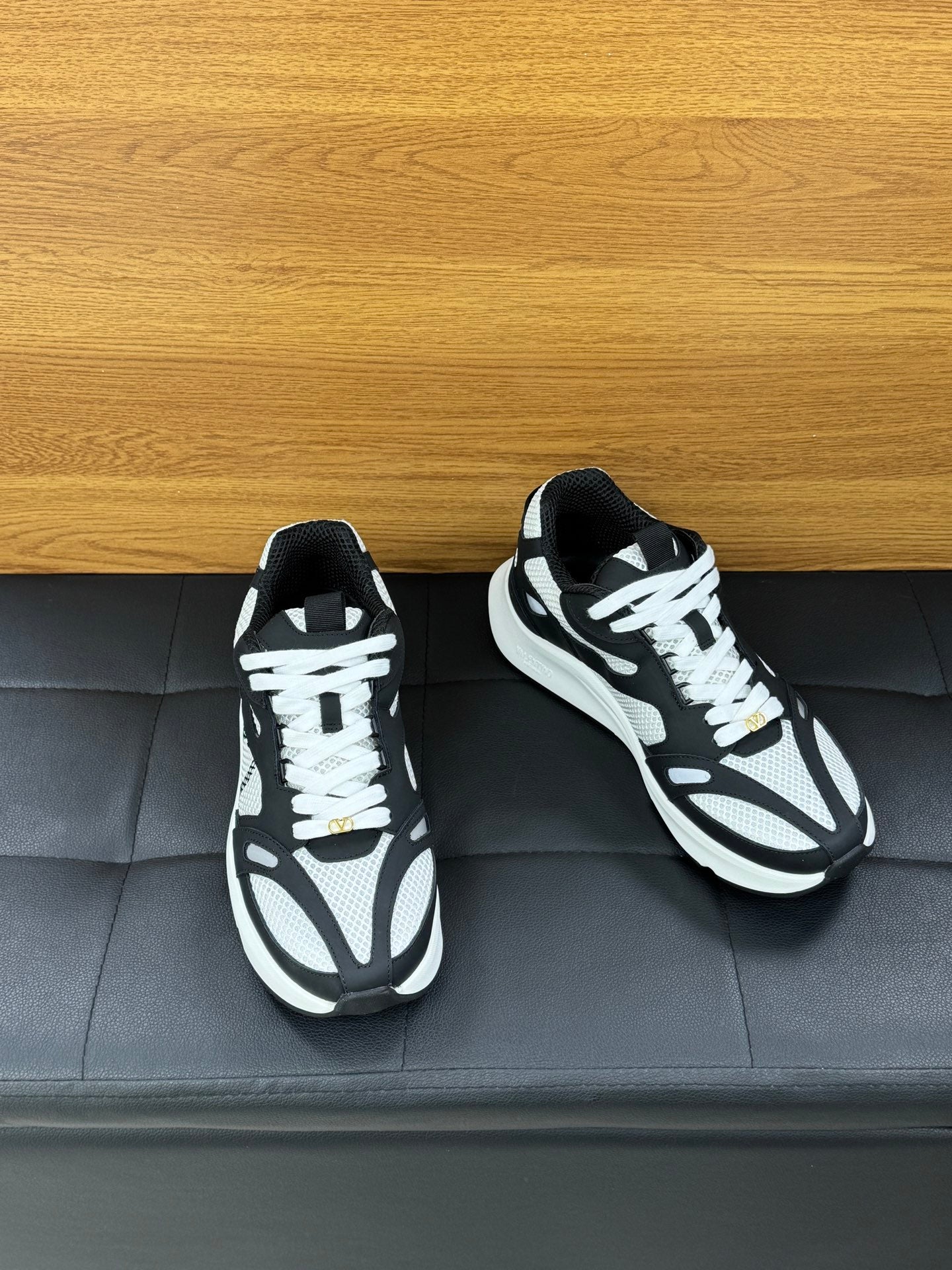 VT 26s Demivee Trainers White Black Mesh Suede 104027