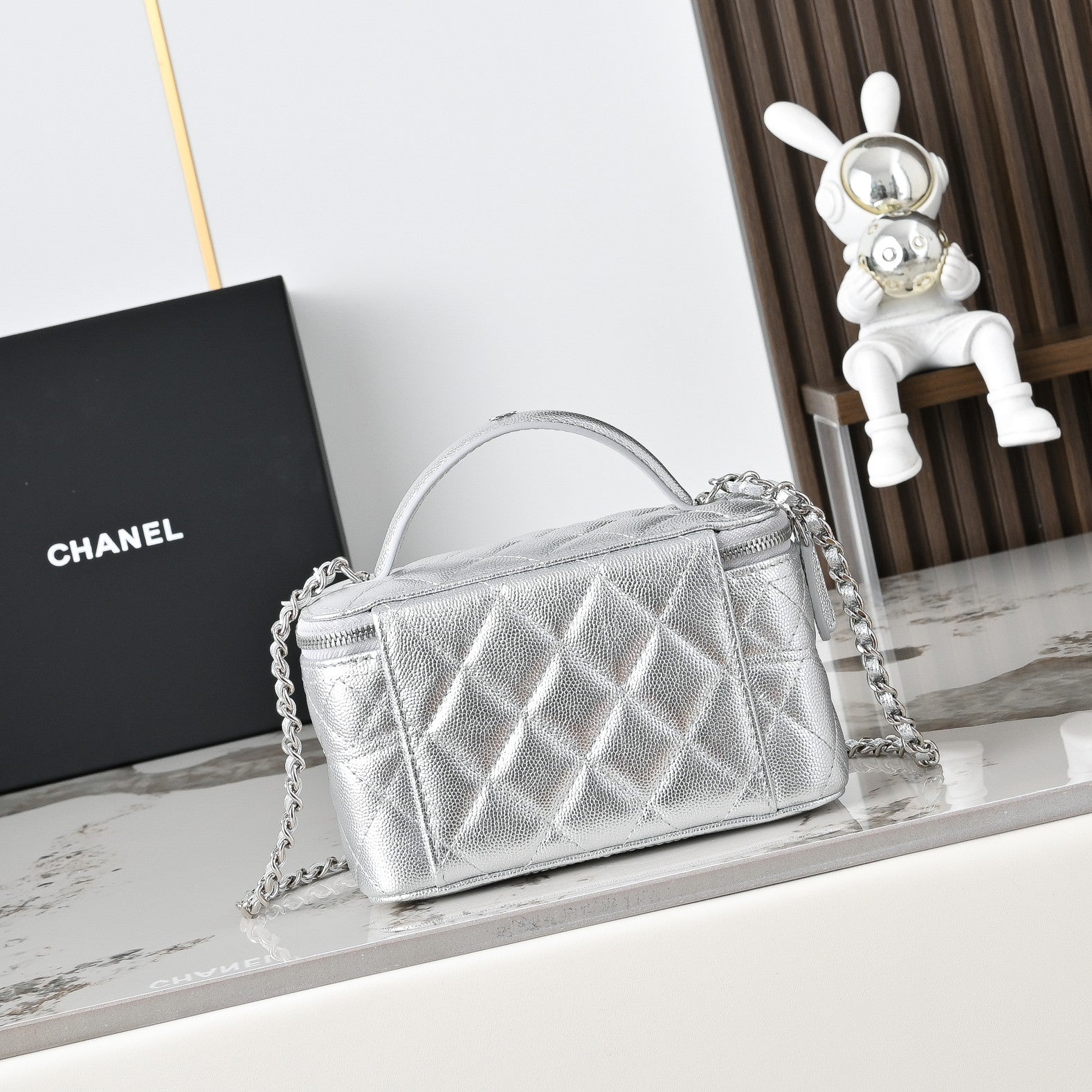 CC 25C Vanity Case Metallic Sliver Caviar Leather 286275