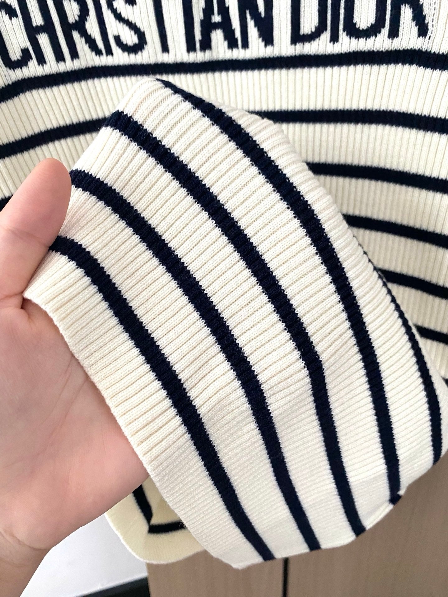 CD 25 Sweater Wool 279014