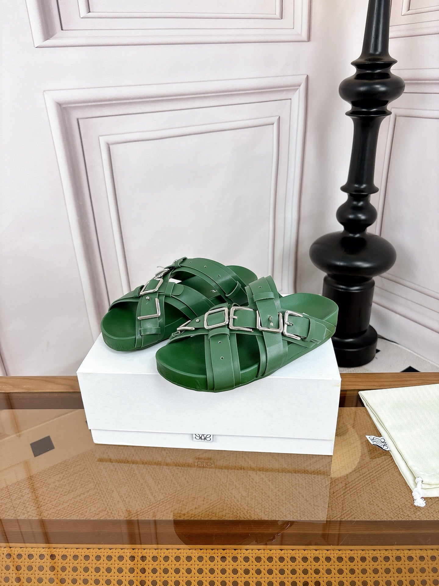 Loewe 26s Type Fussbett Sandal Vegetable Green Leather