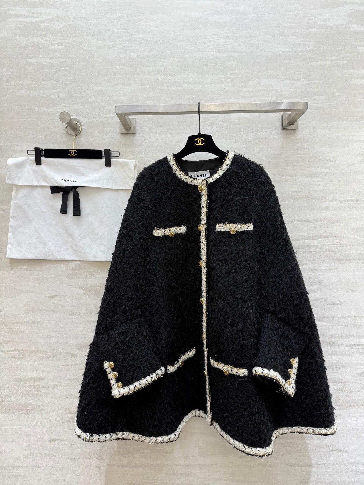 CC FW 25/26 Cape Black White Tweed 343347