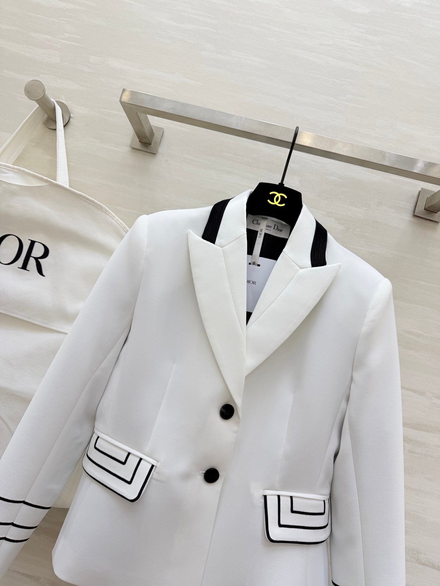 CD 26s Short Blazer White Wool Blend Fabric 855447