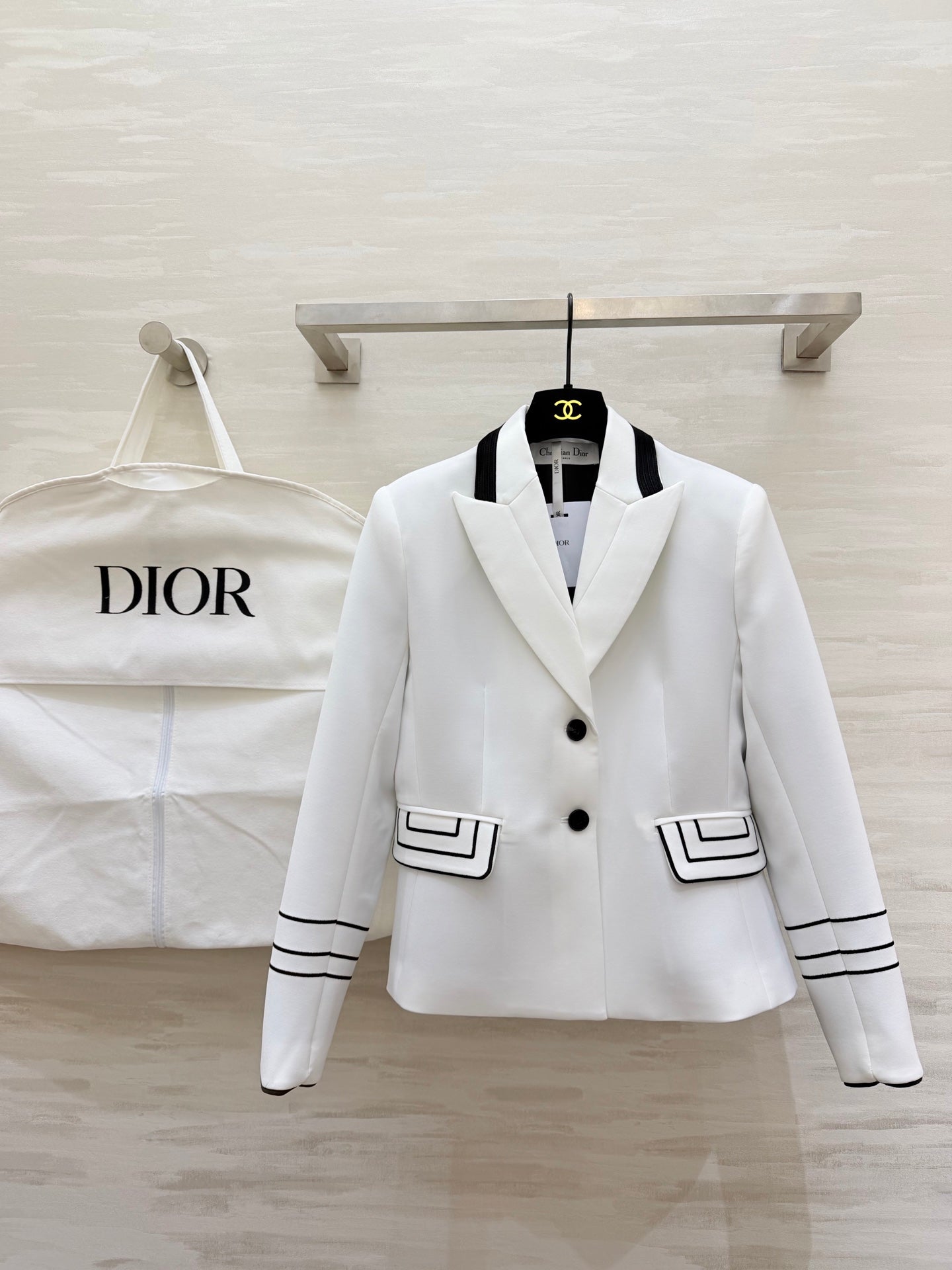 CD 26s Short Blazer White Wool Blend Fabric 855447