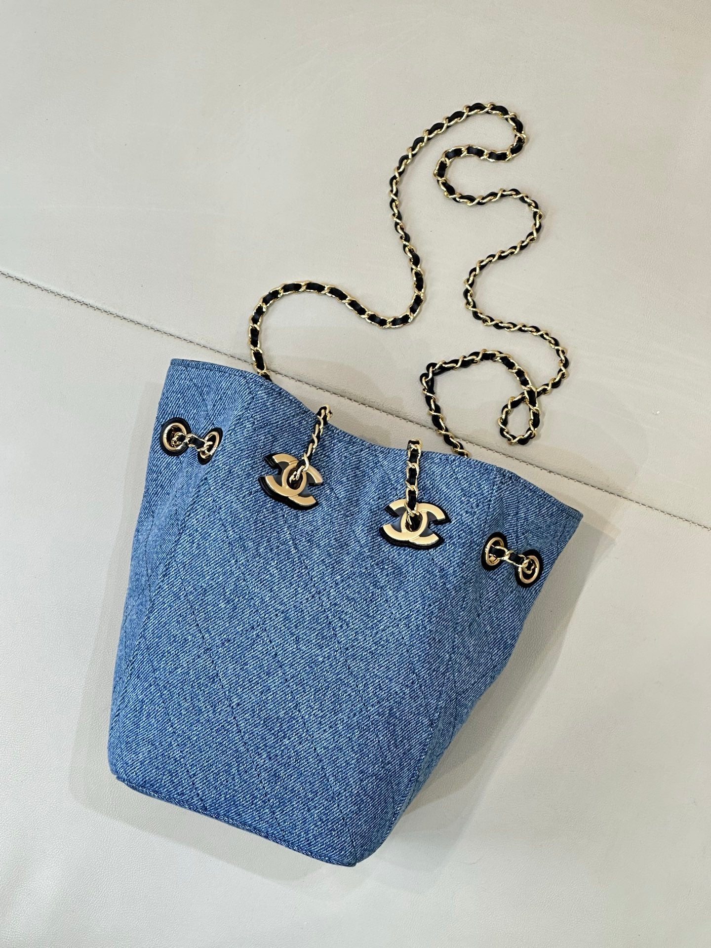 CC 26s Métiers d'art 2026 Bucket Bag Blue Denim 143452