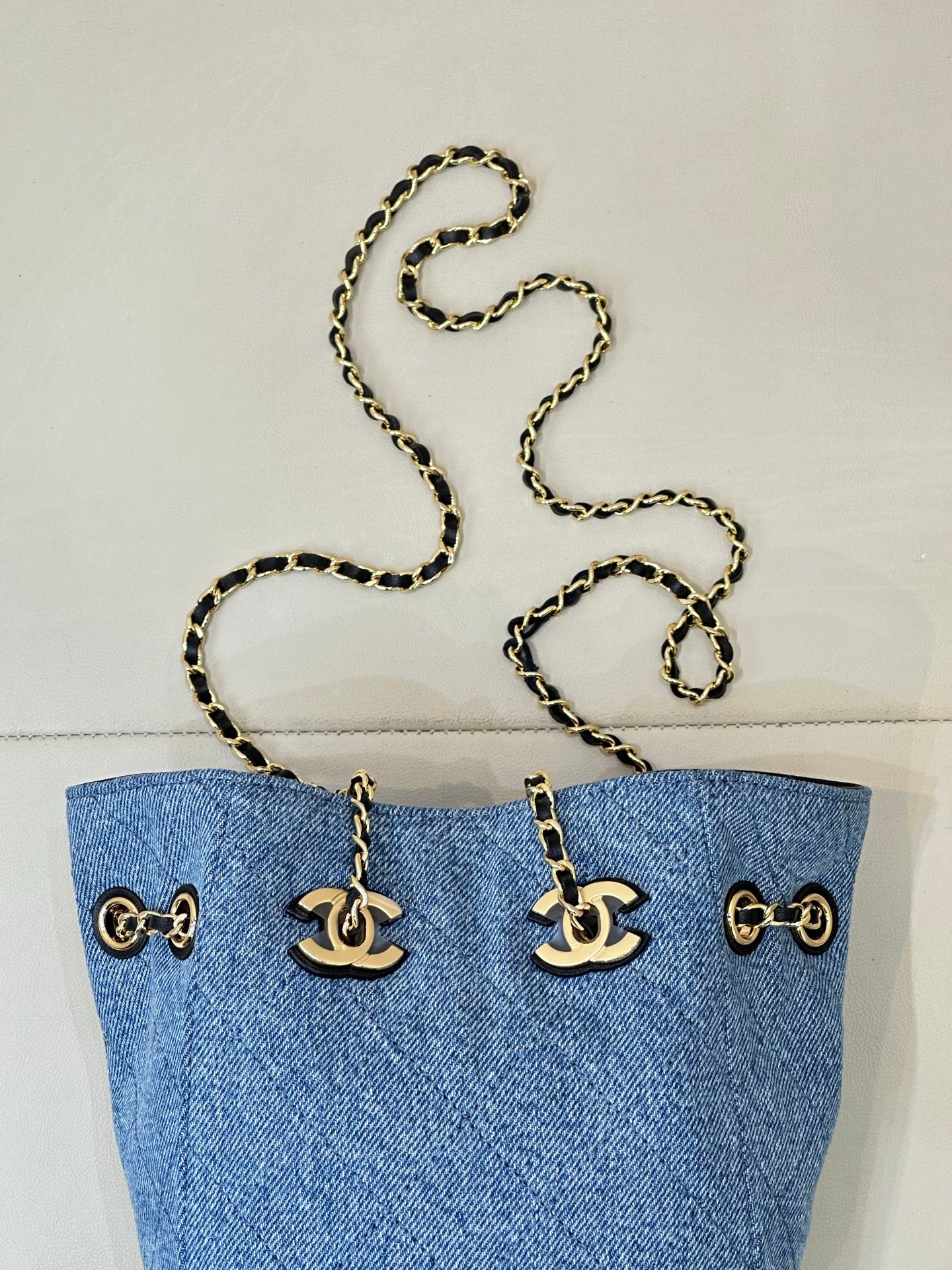 CC 26s Métiers d'art 2026 Bucket Bag Blue Denim 143452