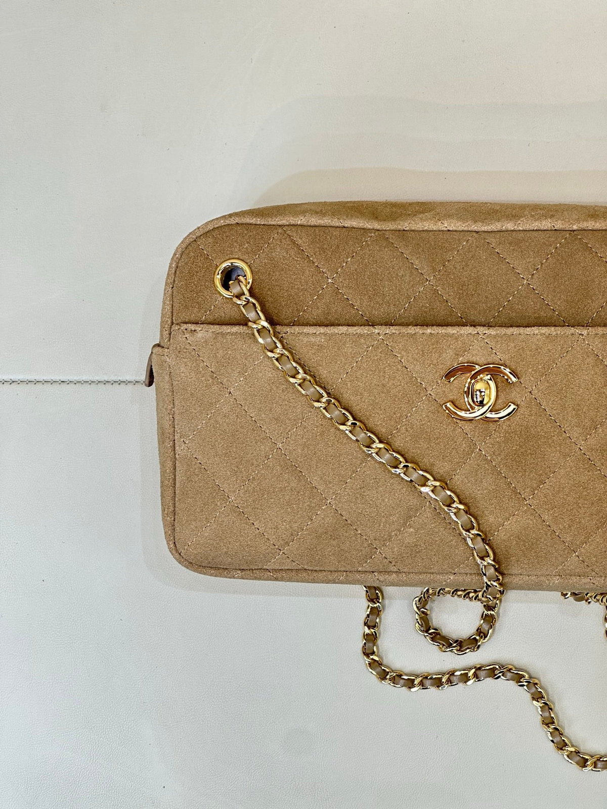 CC 26s Camera Case Beige Quilted Suede 996779