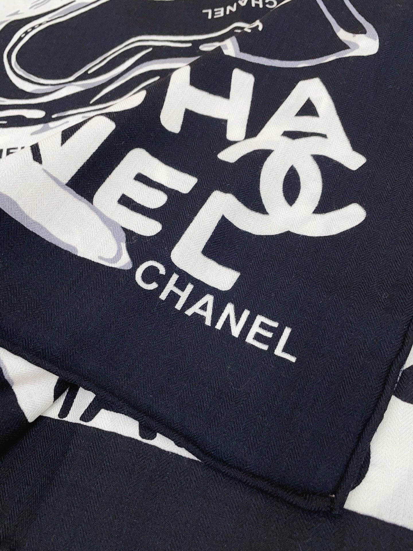 CC Double-Sided Scarf 140cm Blcack White Silk Cashmere 150384