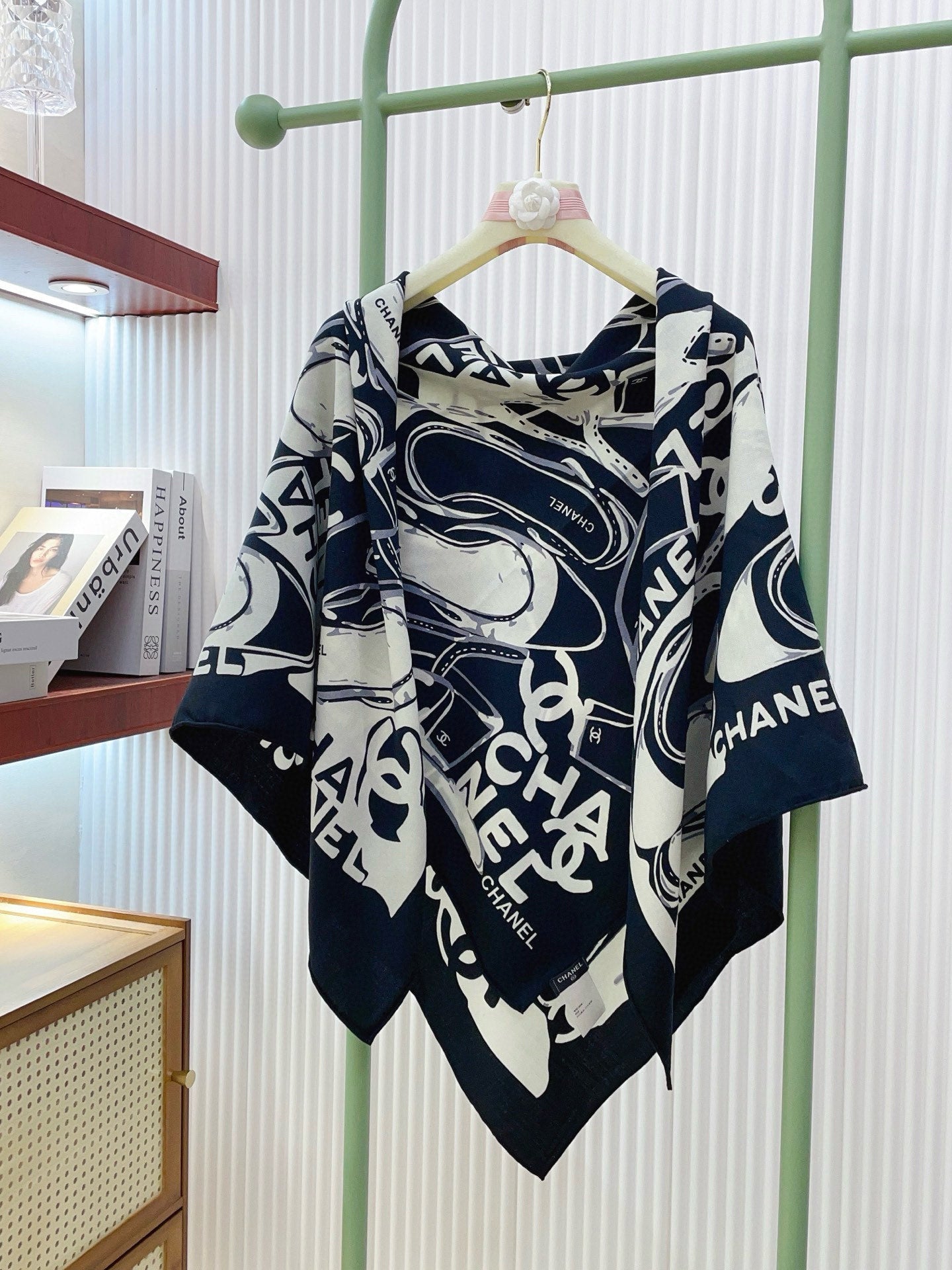 CC Double-Sided Scarf 140cm Blcack White Silk Cashmere 150384