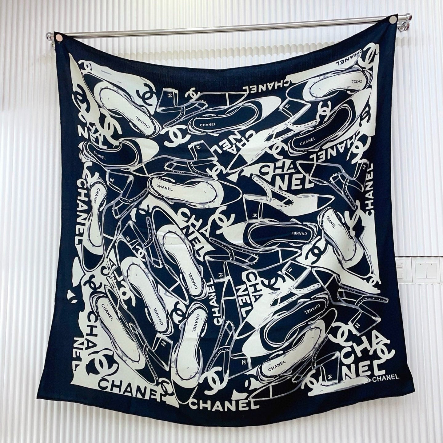 CC Double-Sided Scarf 140cm Blcack White Silk Cashmere 150384