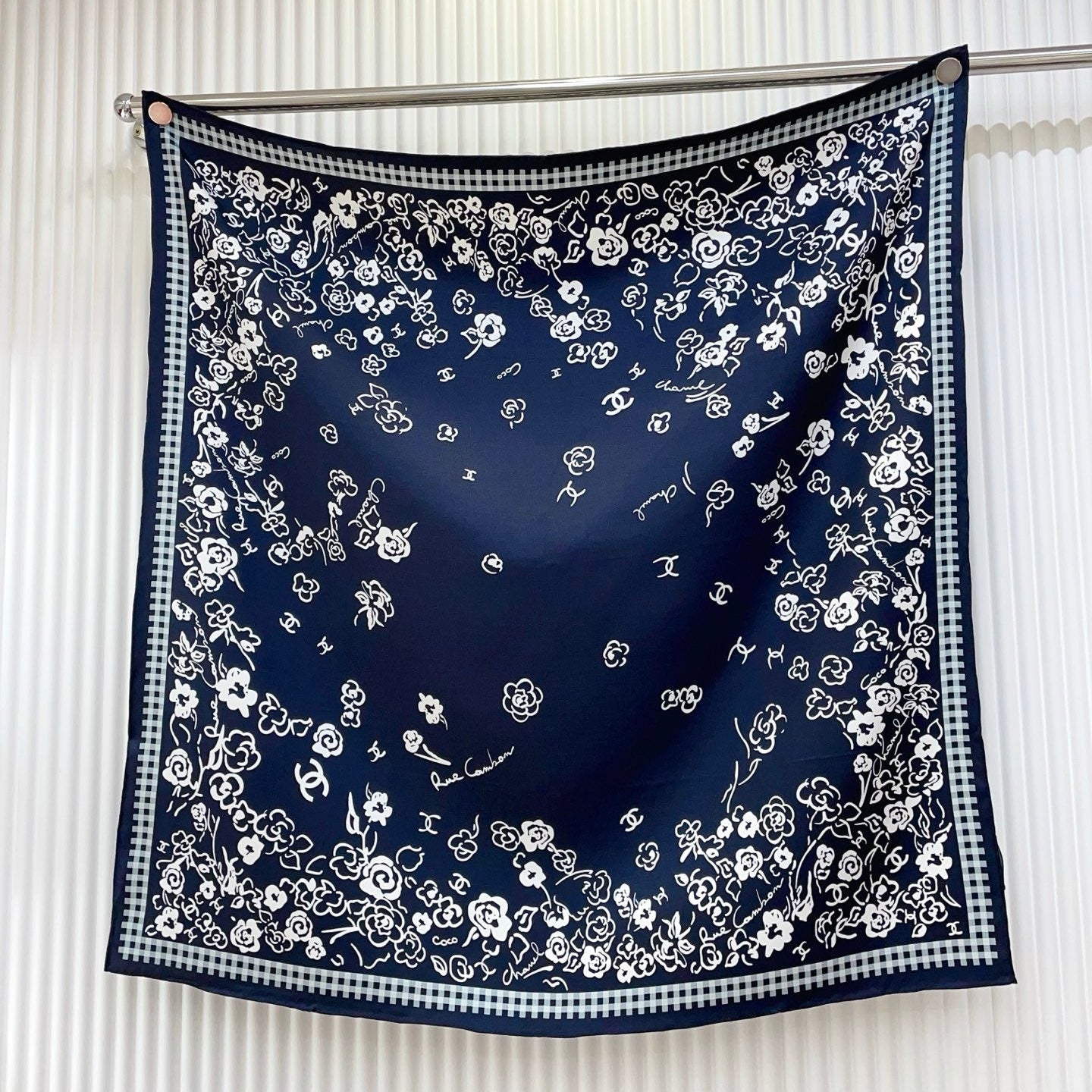 CC Double-Sided Scarf 90cm Navy Blue Silk Cashmere 150373