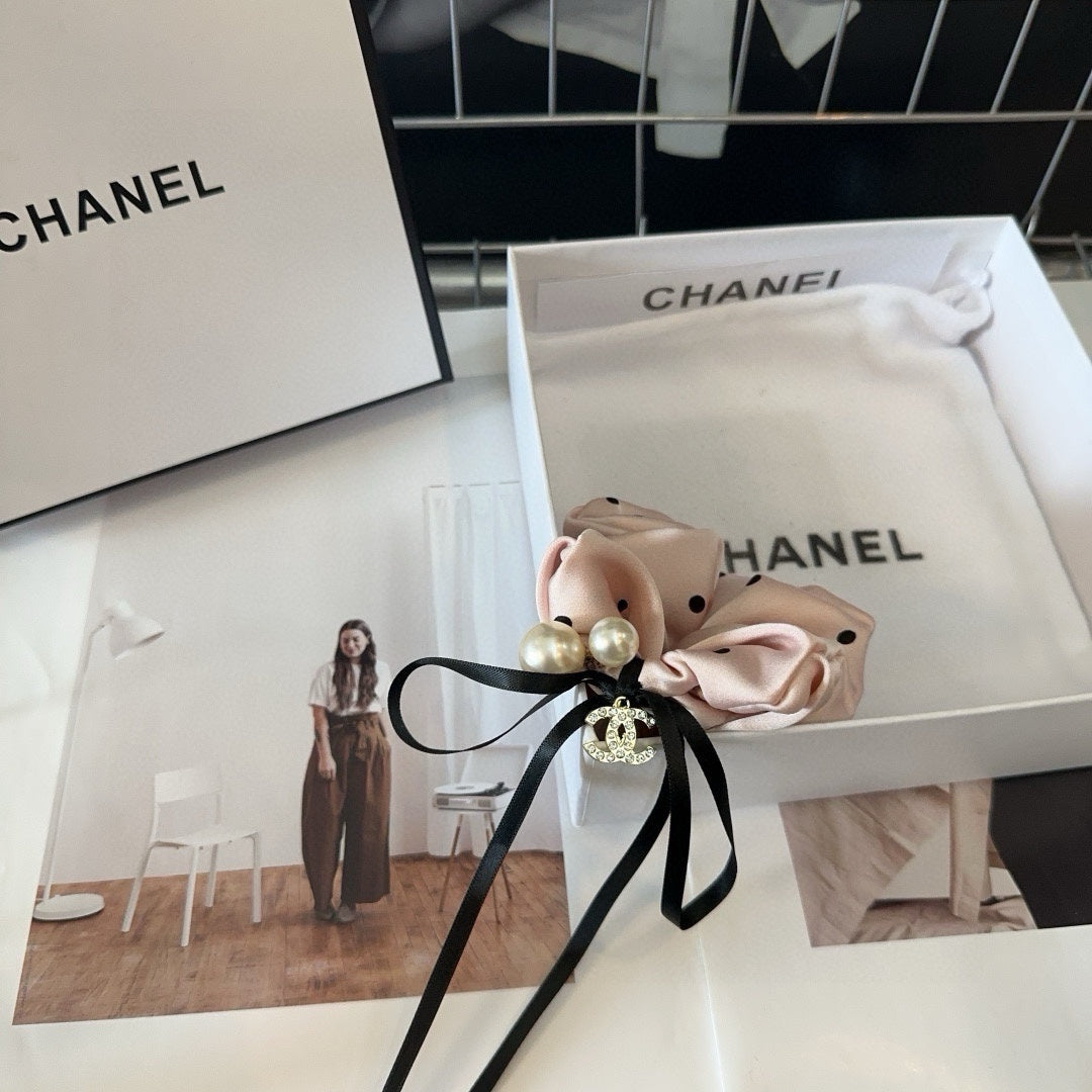 BLUSH PINK WRINKLE FABRIC SCRUNCHIE 358313