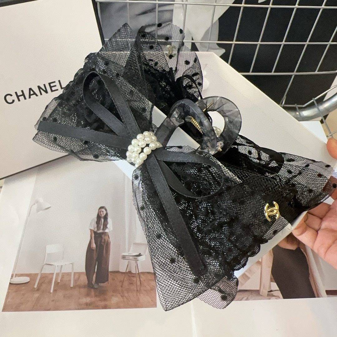 BLACK VOILE FABRIC AND RESIN 423649