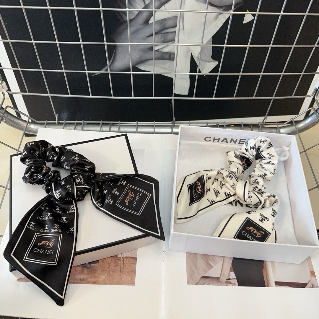 BLACK SILK SCRUNCHIES 432899