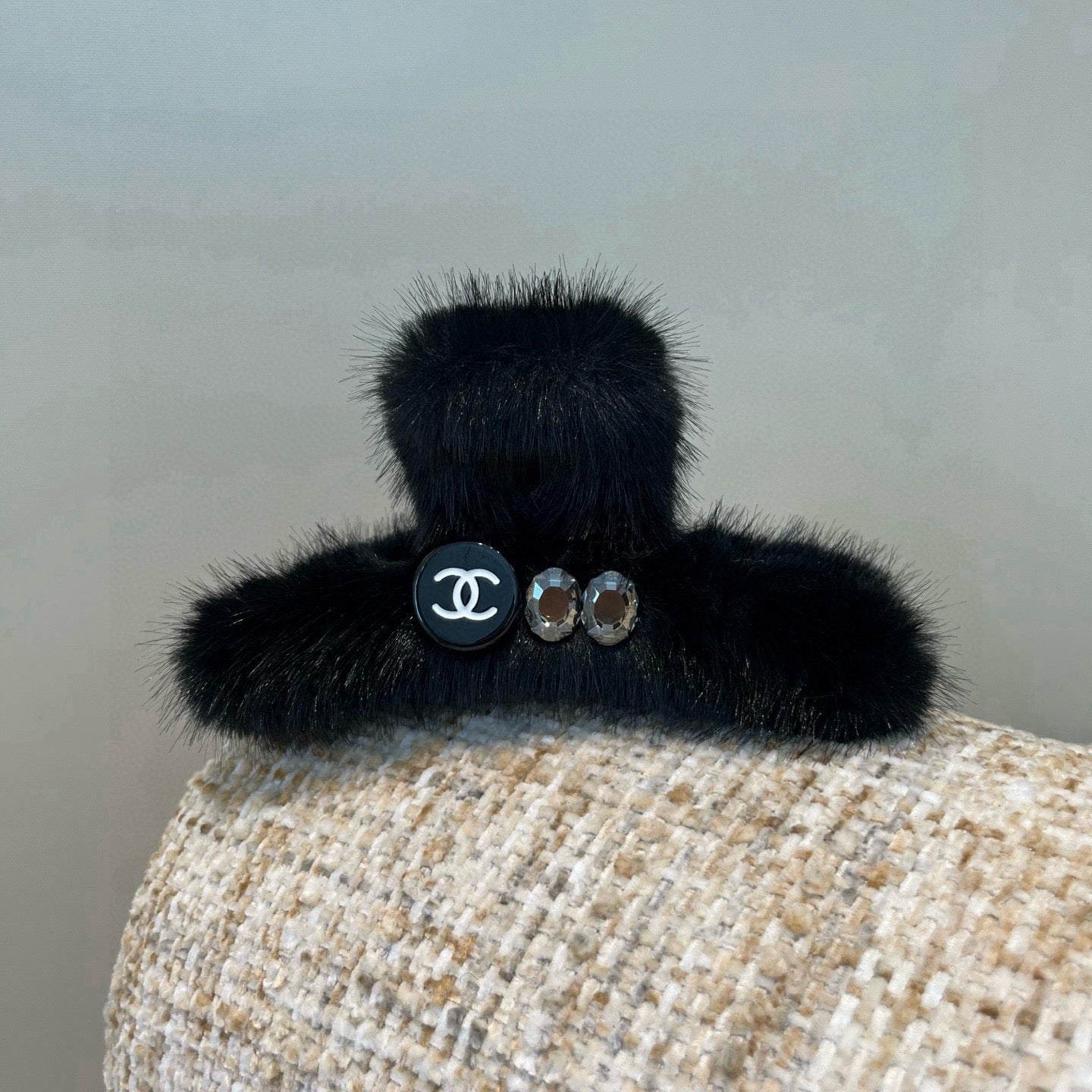 CC 26s Fluffy Tweezers Hair Clip 420351