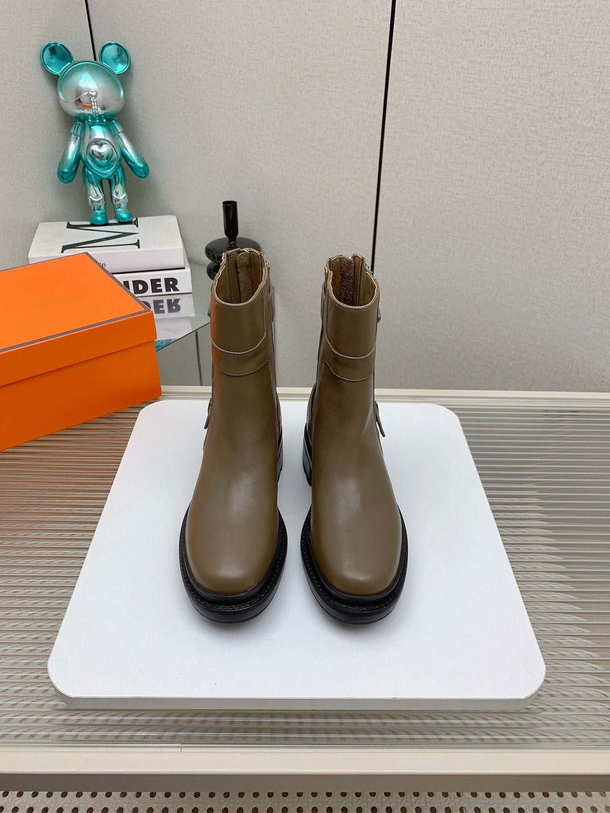 HM 26s Jaime Ankle Boots Khaki Leather 160384
