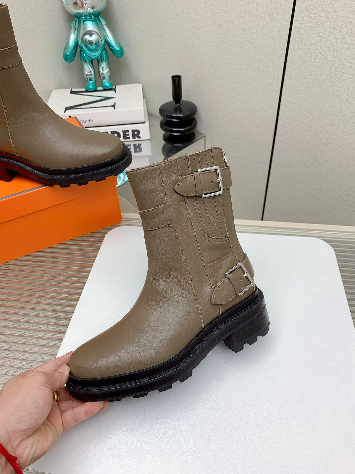 HM 26s Jaime Ankle Boots Khaki Leather 160384