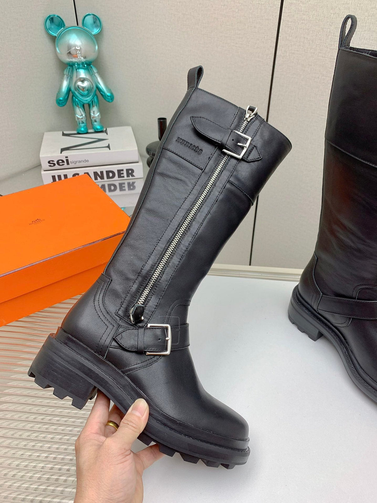 HM 26s Jaime Knee-High Boots Black Leather 160389