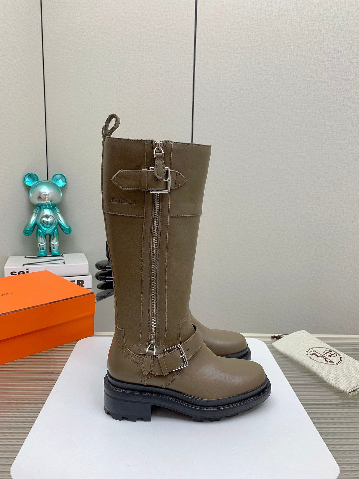 HM 26s Jaime Knee-High Boots Khaki Leather 160390