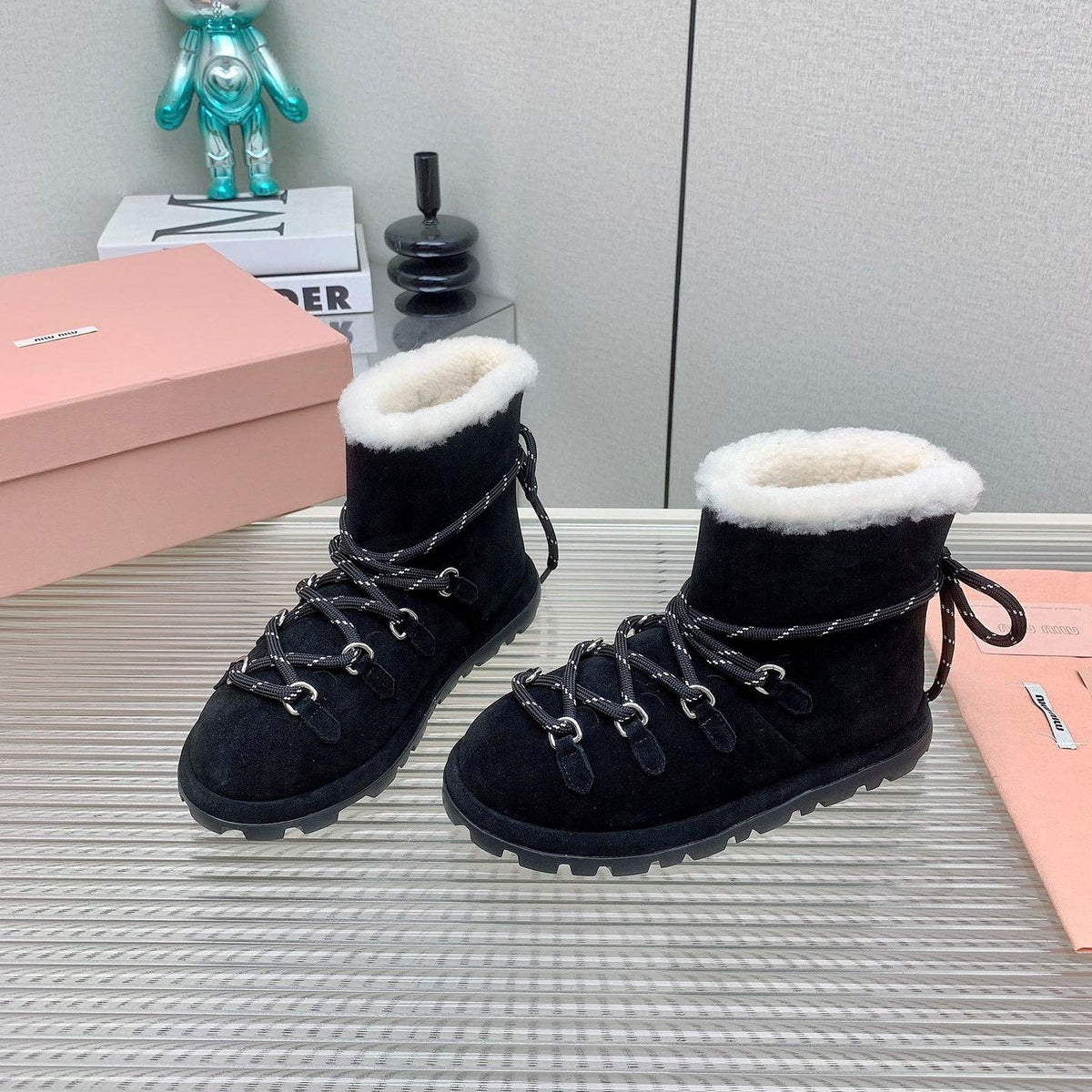 Miu 26s Suede Shearling Snow Boots Black 160276