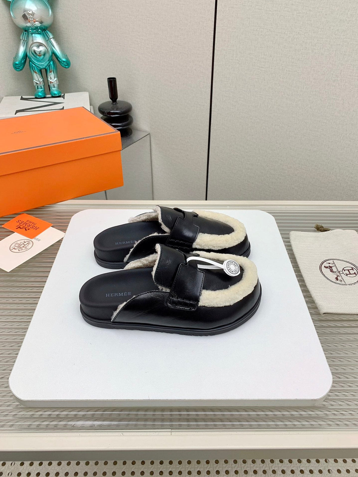 HM 26s Go Mules Black Leather Shearling 160734