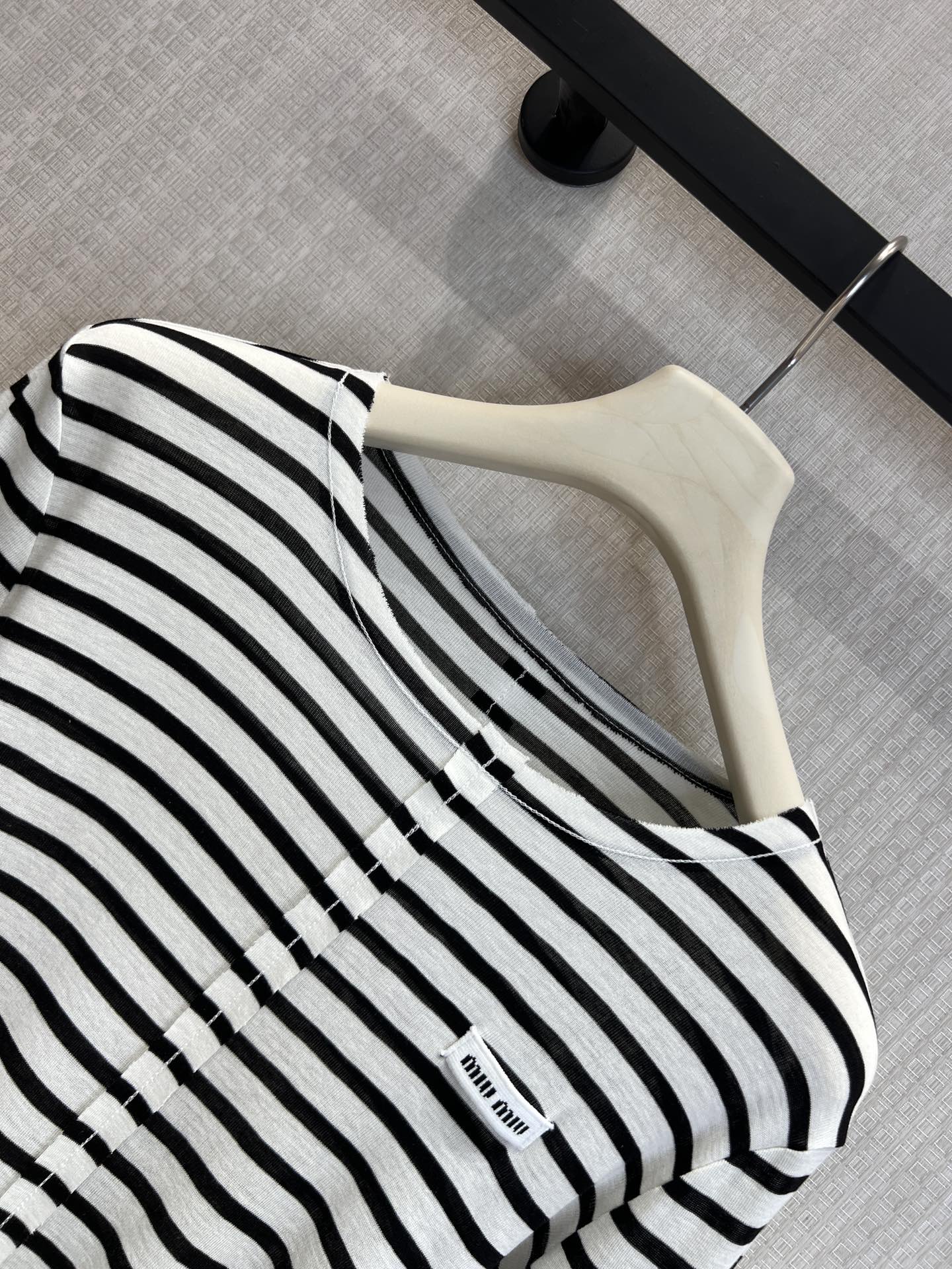 Miu 26s Long-Sleeved Top Black White Cotton 370126